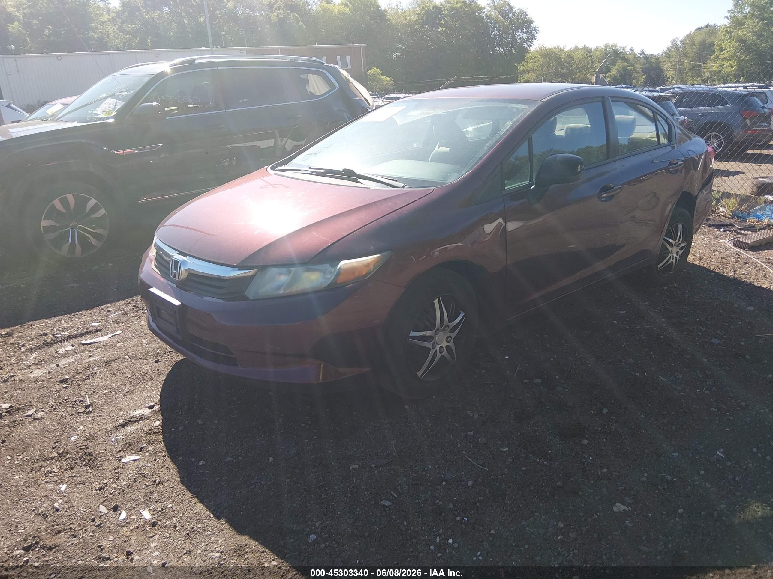2012 Honda Civic Lx Burgundy vin: 2HGFB2F52CH568061