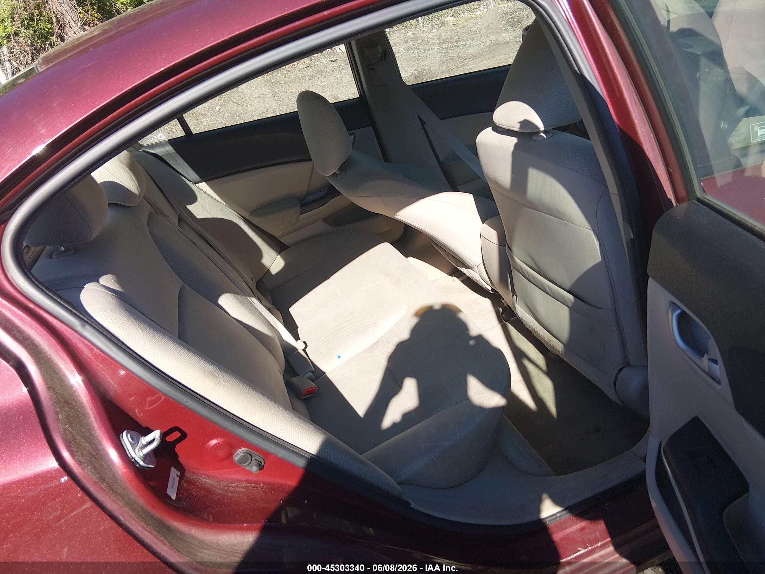 2012 Honda Civic Lx Burgundy vin: 2HGFB2F52CH568061
