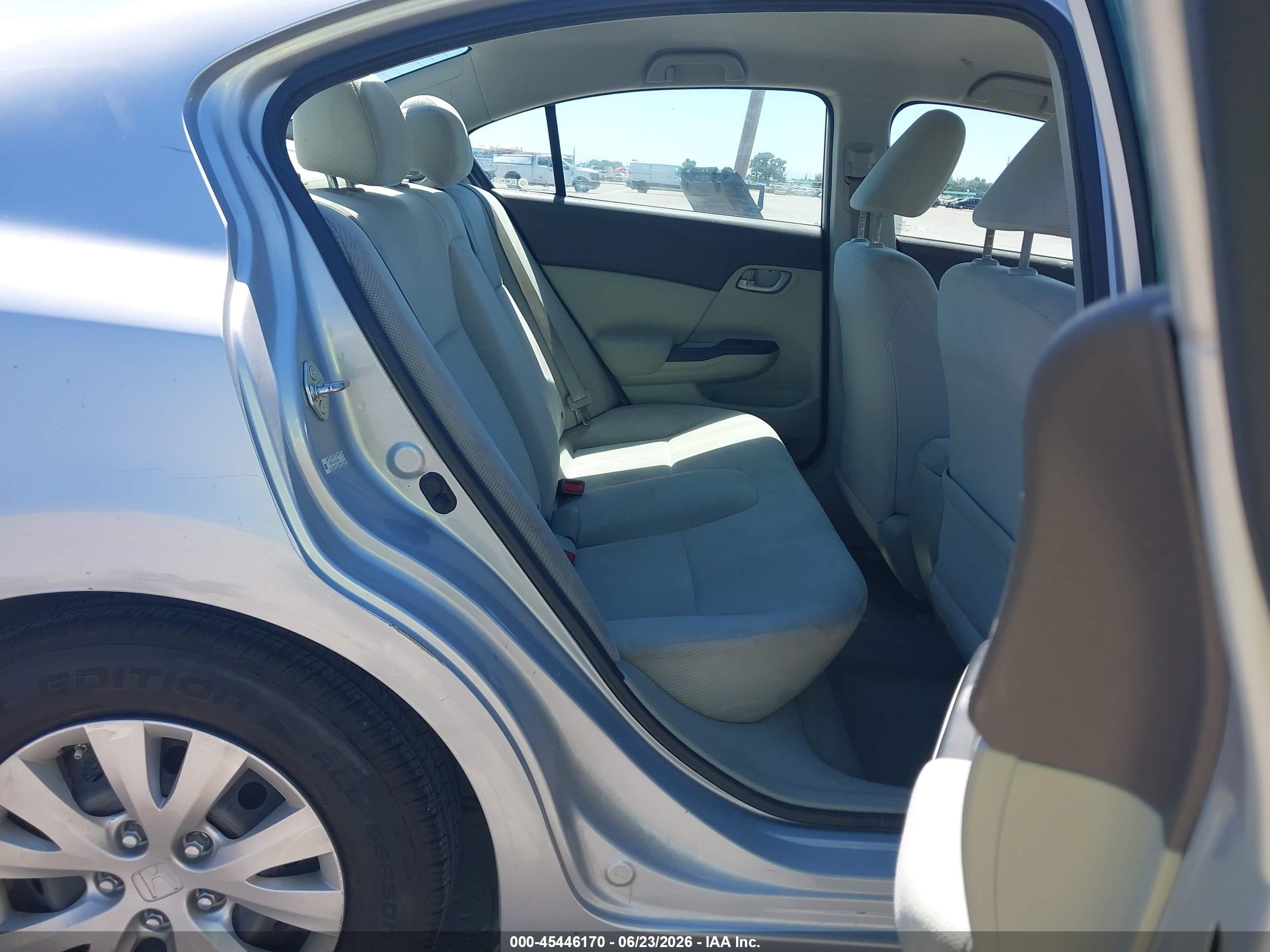 2012 Honda Civic Lx Silver vin: 2HGFB2F52CH583384