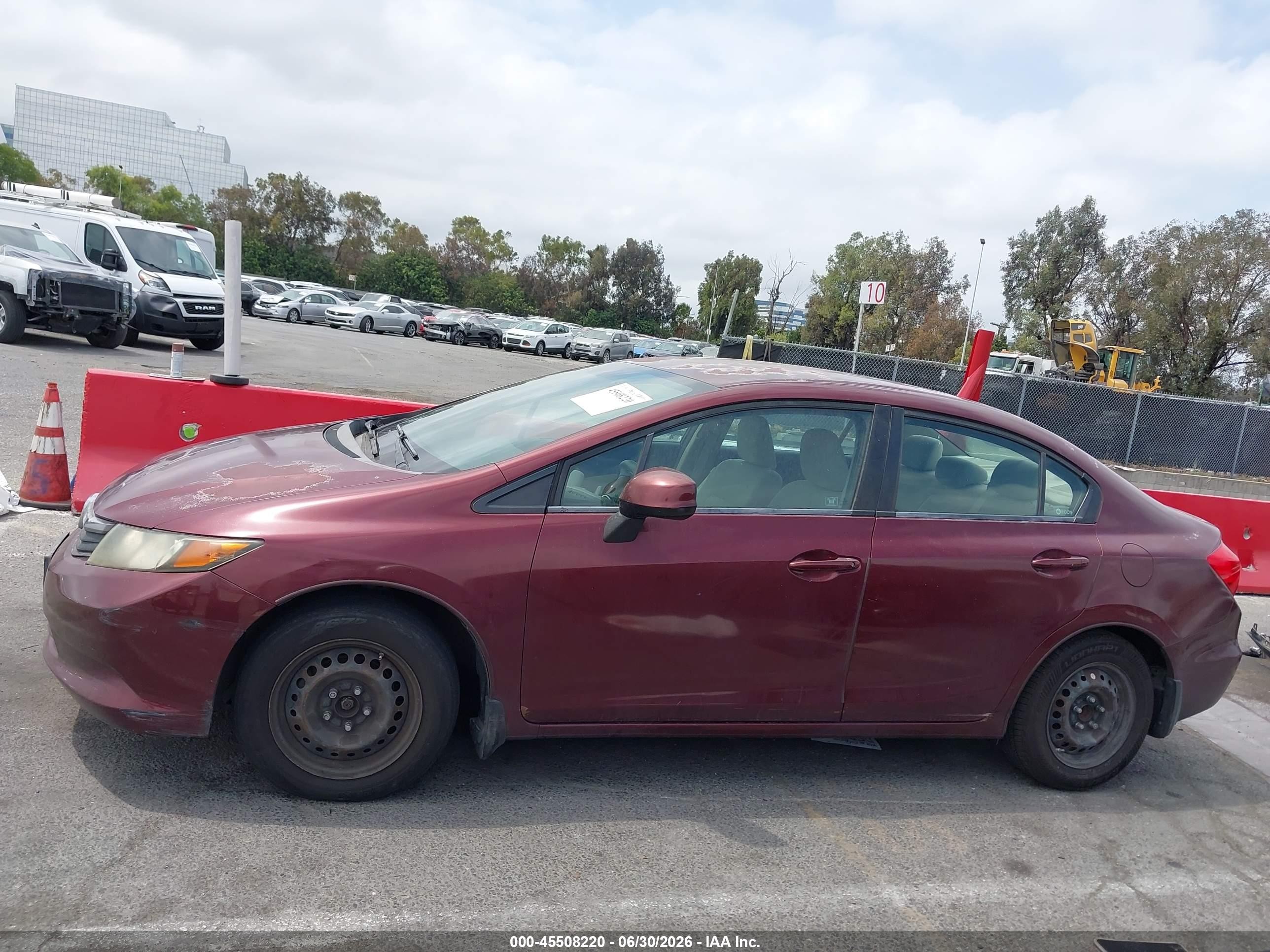 2012 Honda Civic Lx Burgundy vin: 2HGFB2F52CH600250