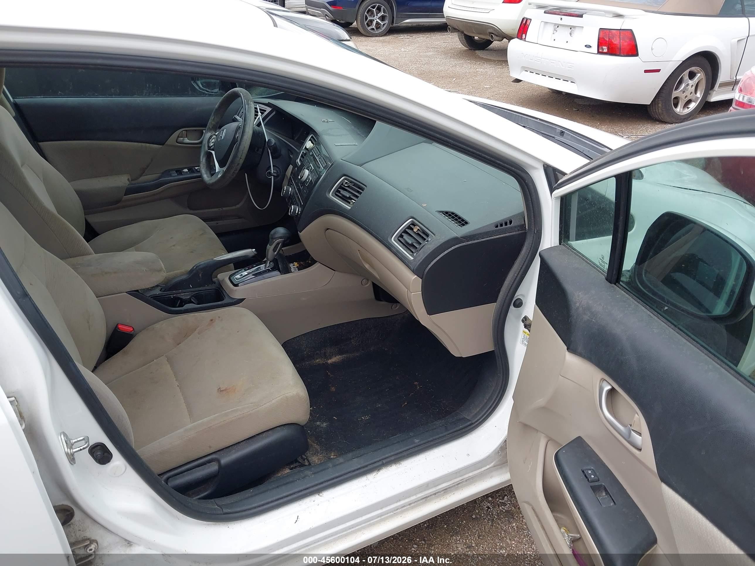 2013 Honda Civic Lx White vin: 2HGFB2F52DH301374