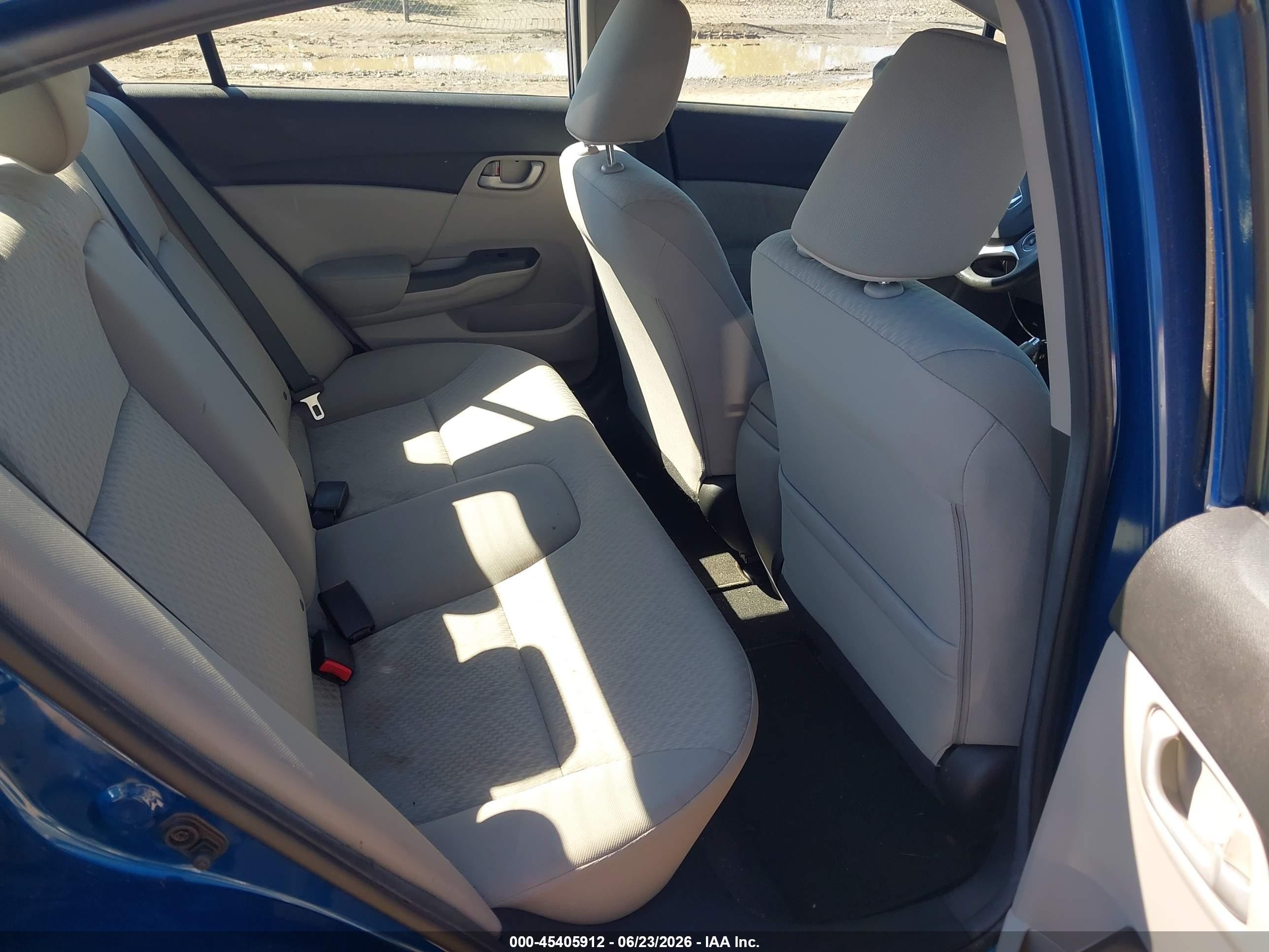 2015 Honda Civic Lx Синий vin: 2HGFB2F52FH556058