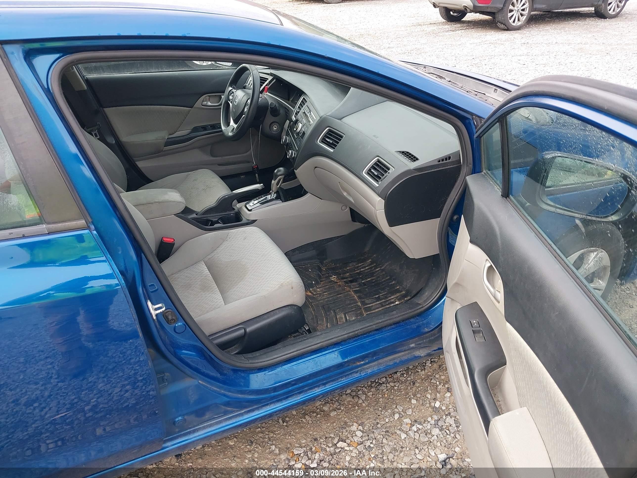 2015 Honda Civic Lx Blue vin: 2HGFB2F52FH556934