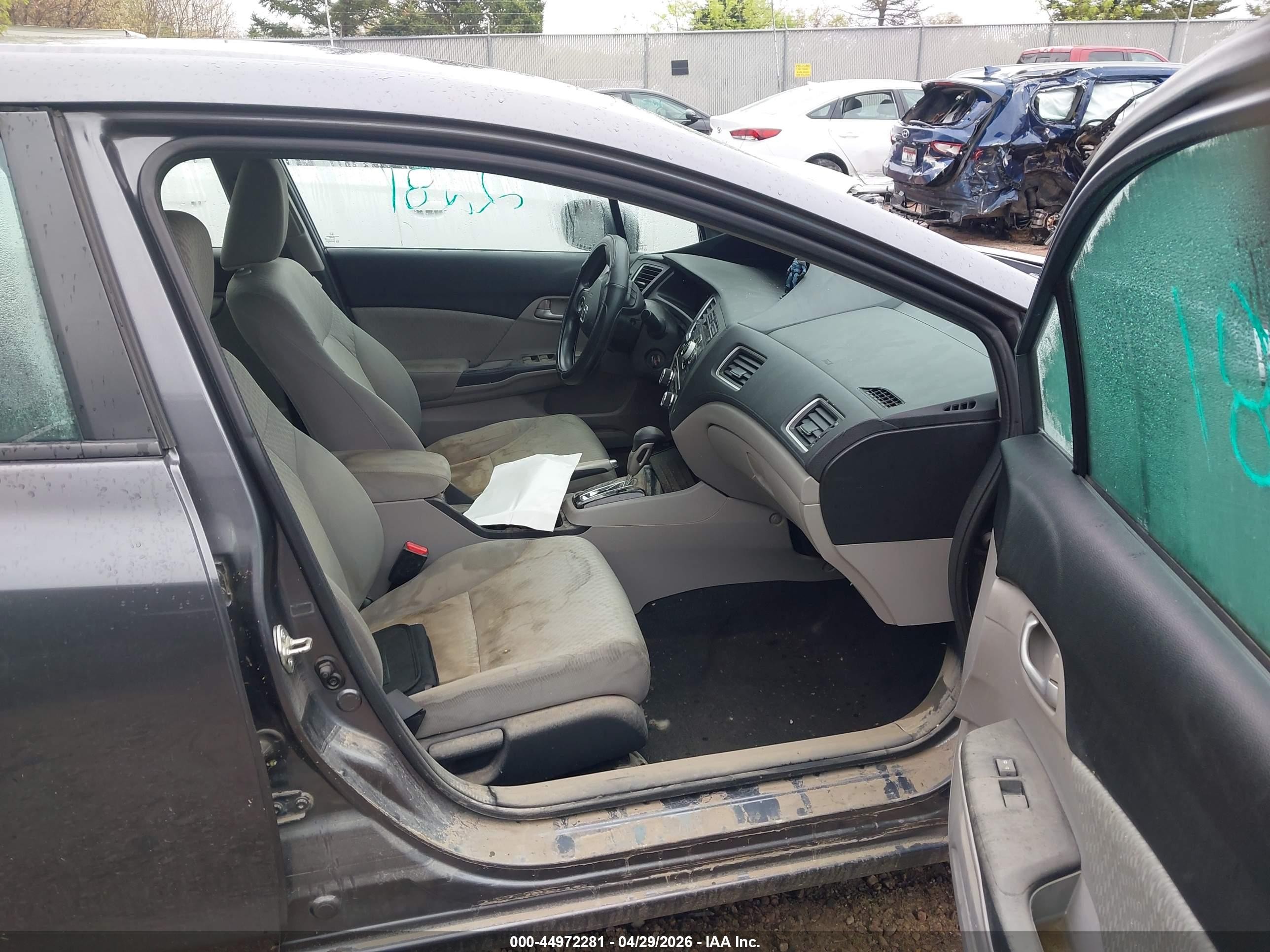 2015 Honda Civic Lx Серый vin: 2HGFB2F53FH505782