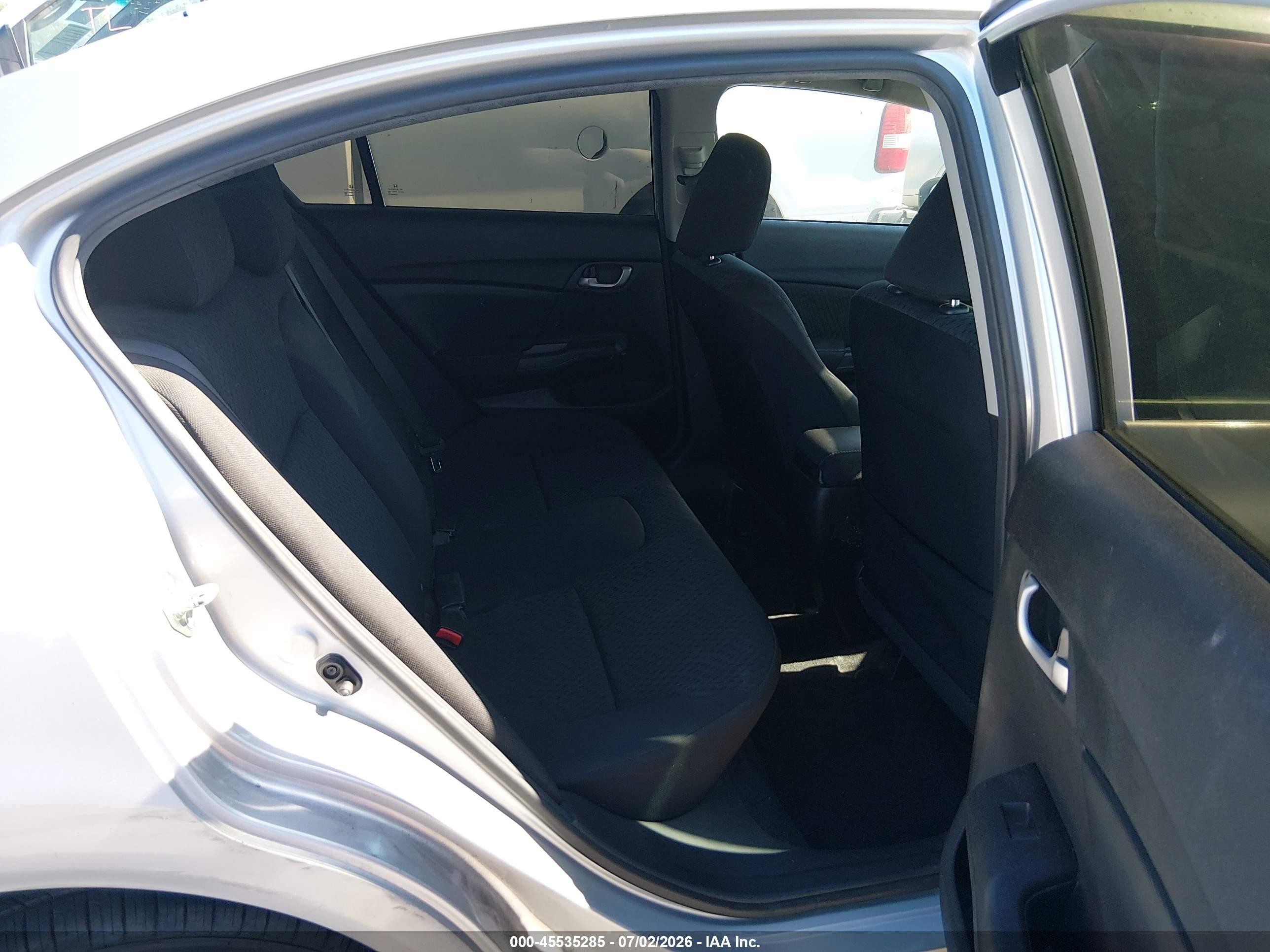 2015 Honda Civic Lx Серебряный vin: 2HGFB2F53FH538104