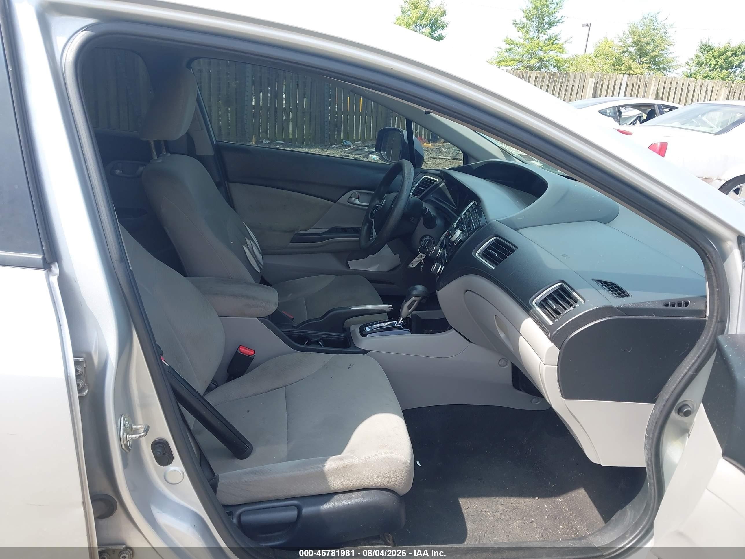 2013 Honda Civic Lx Серебряный vin: 2HGFB2F54DH572758