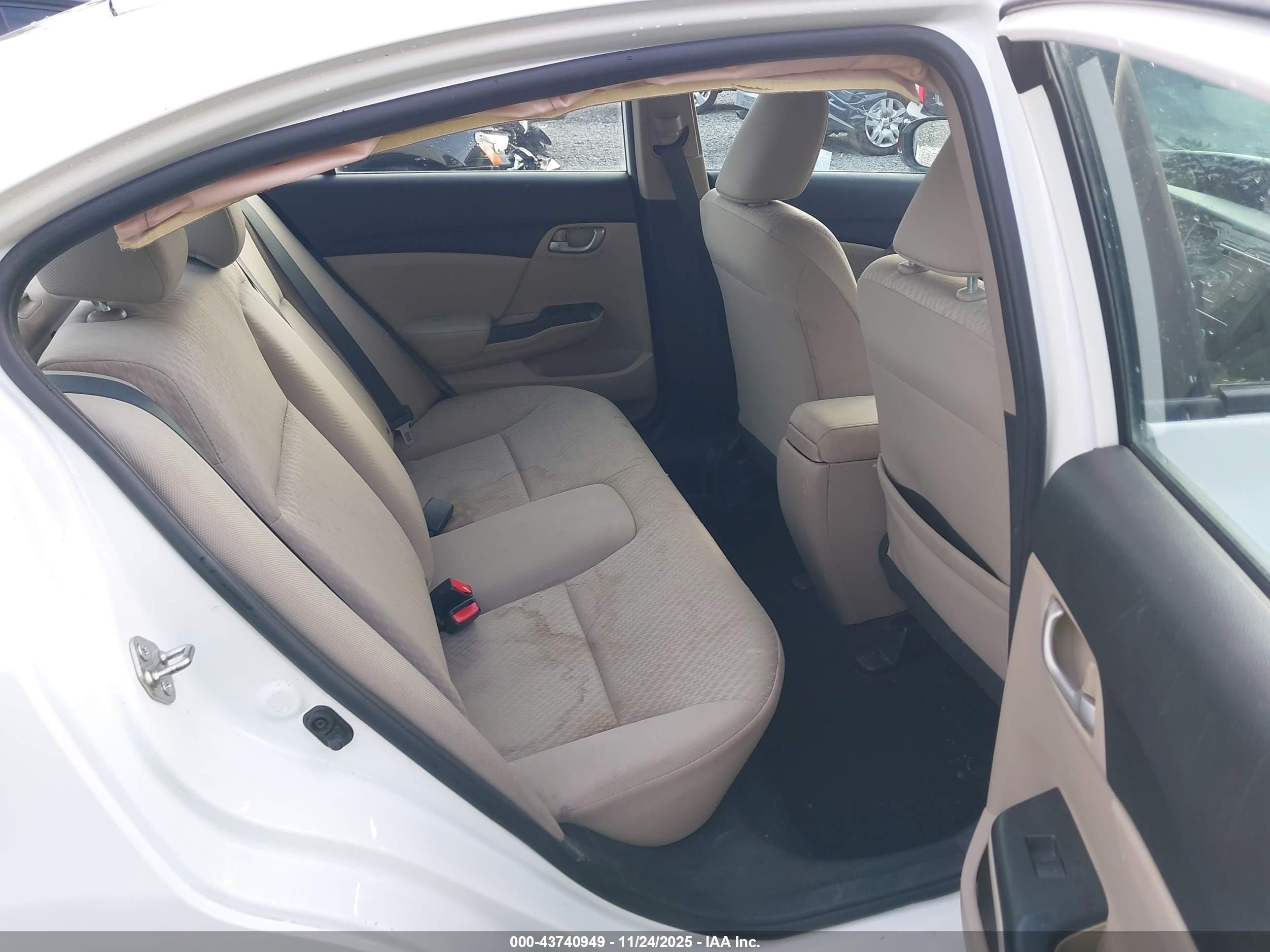 2015 Honda Civic Lx Белый vin: 2HGFB2F54FH558541