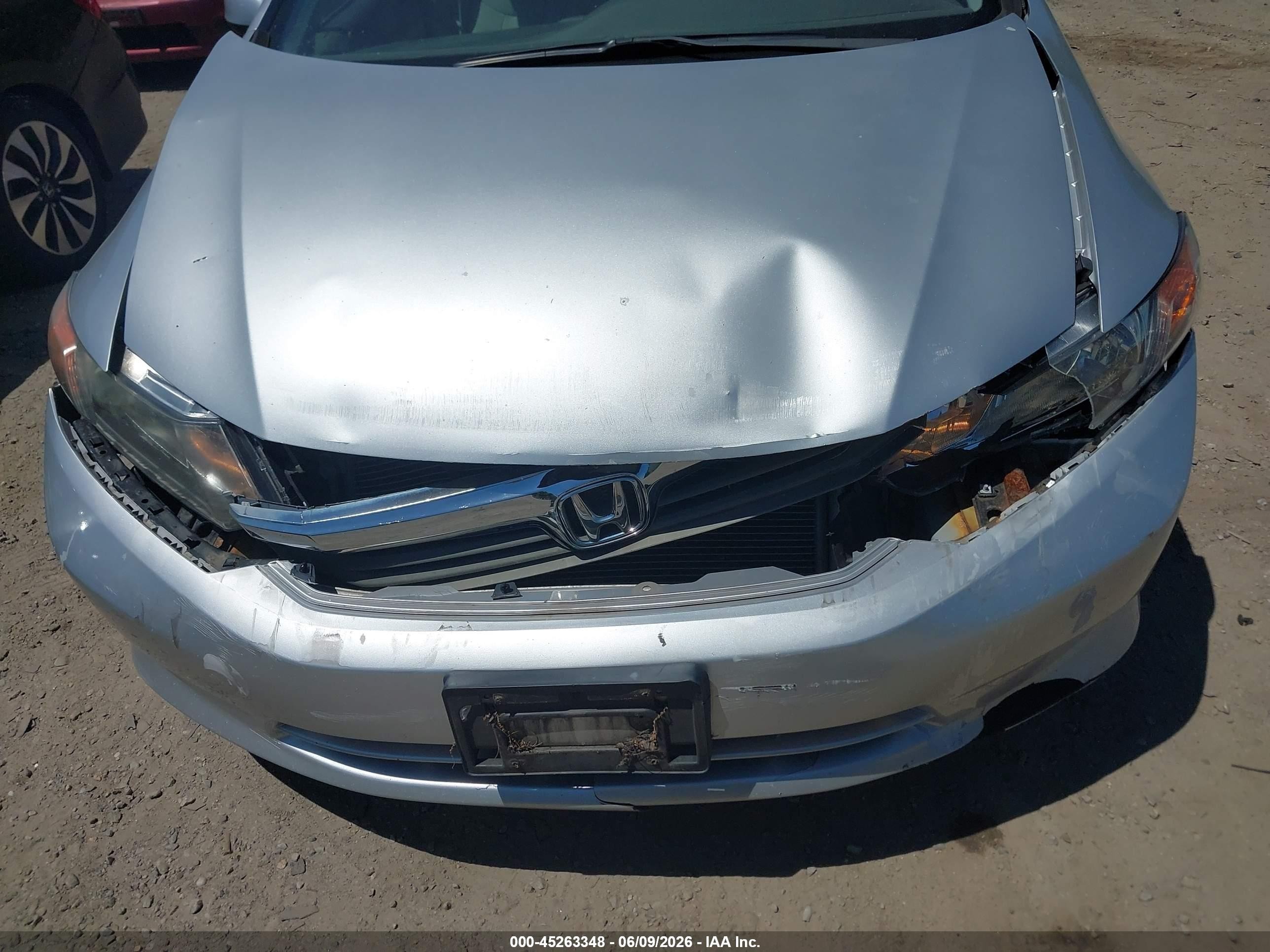 2012 Honda Civic Lx Silver vin: 2HGFB2F55CH607385