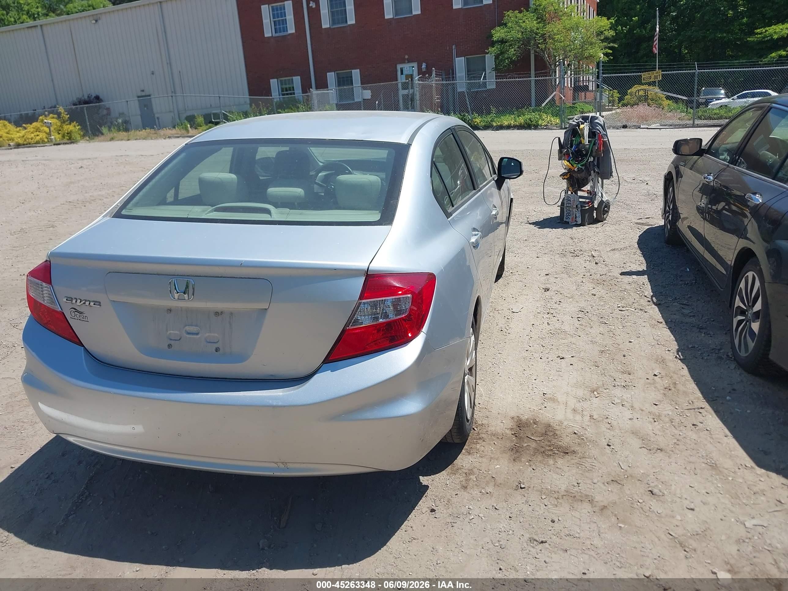 2012 Honda Civic Lx Silver vin: 2HGFB2F55CH607385