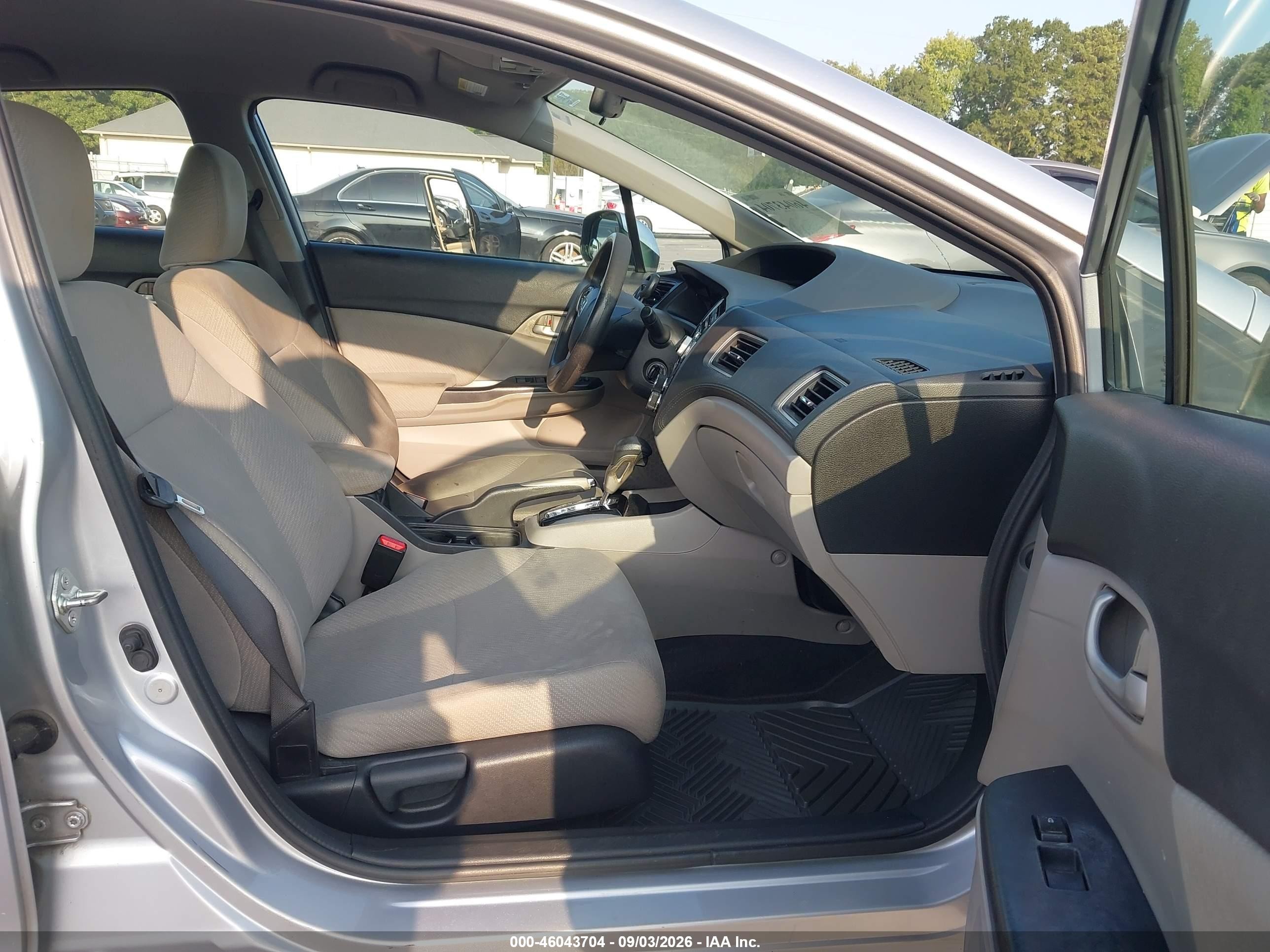 2013 Honda Civic Lx Silver vin: 2HGFB2F56DH501948