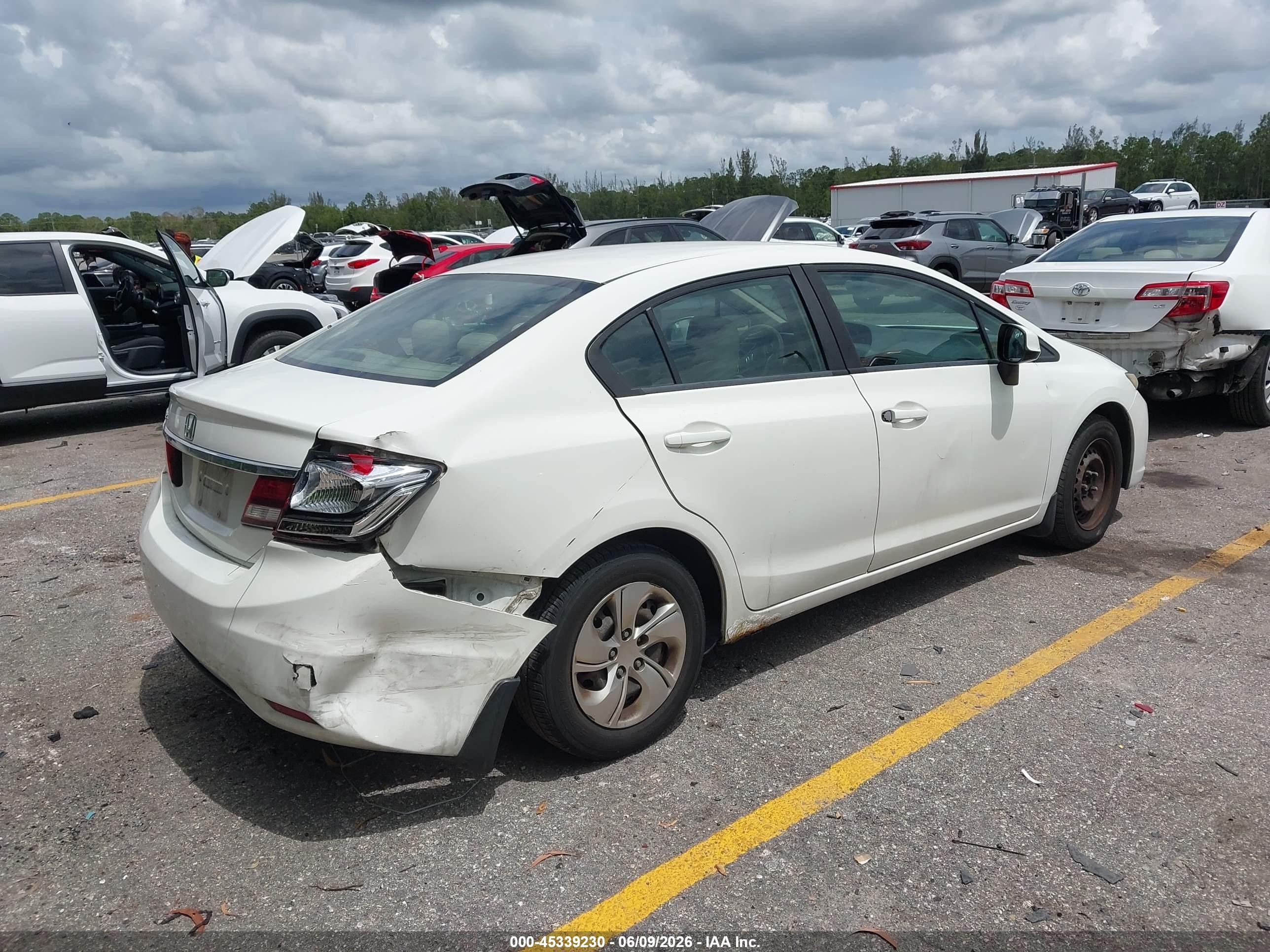 2013 Honda Civic Lx White vin: 2HGFB2F56DH538627