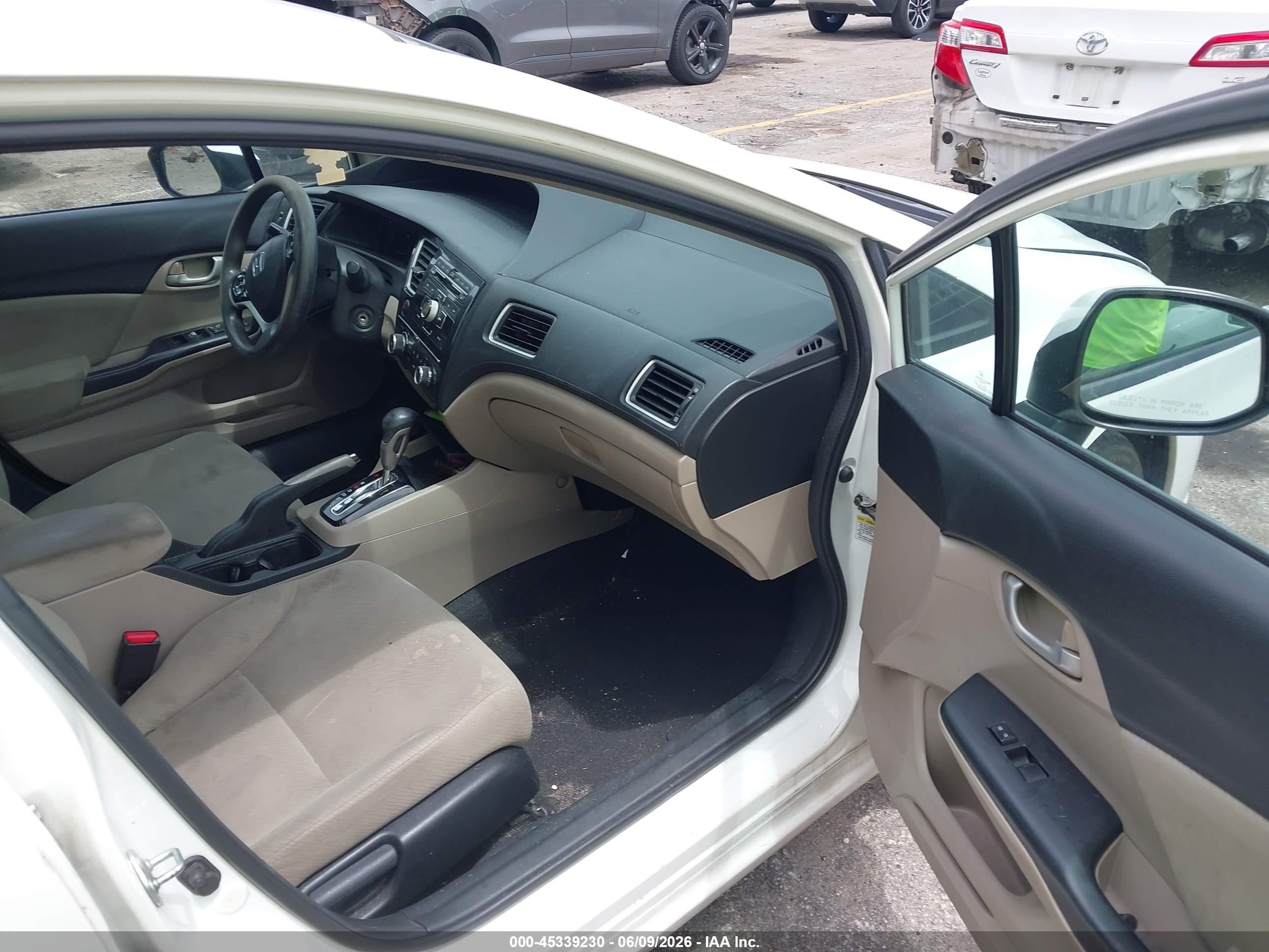 2013 Honda Civic Lx White vin: 2HGFB2F56DH538627
