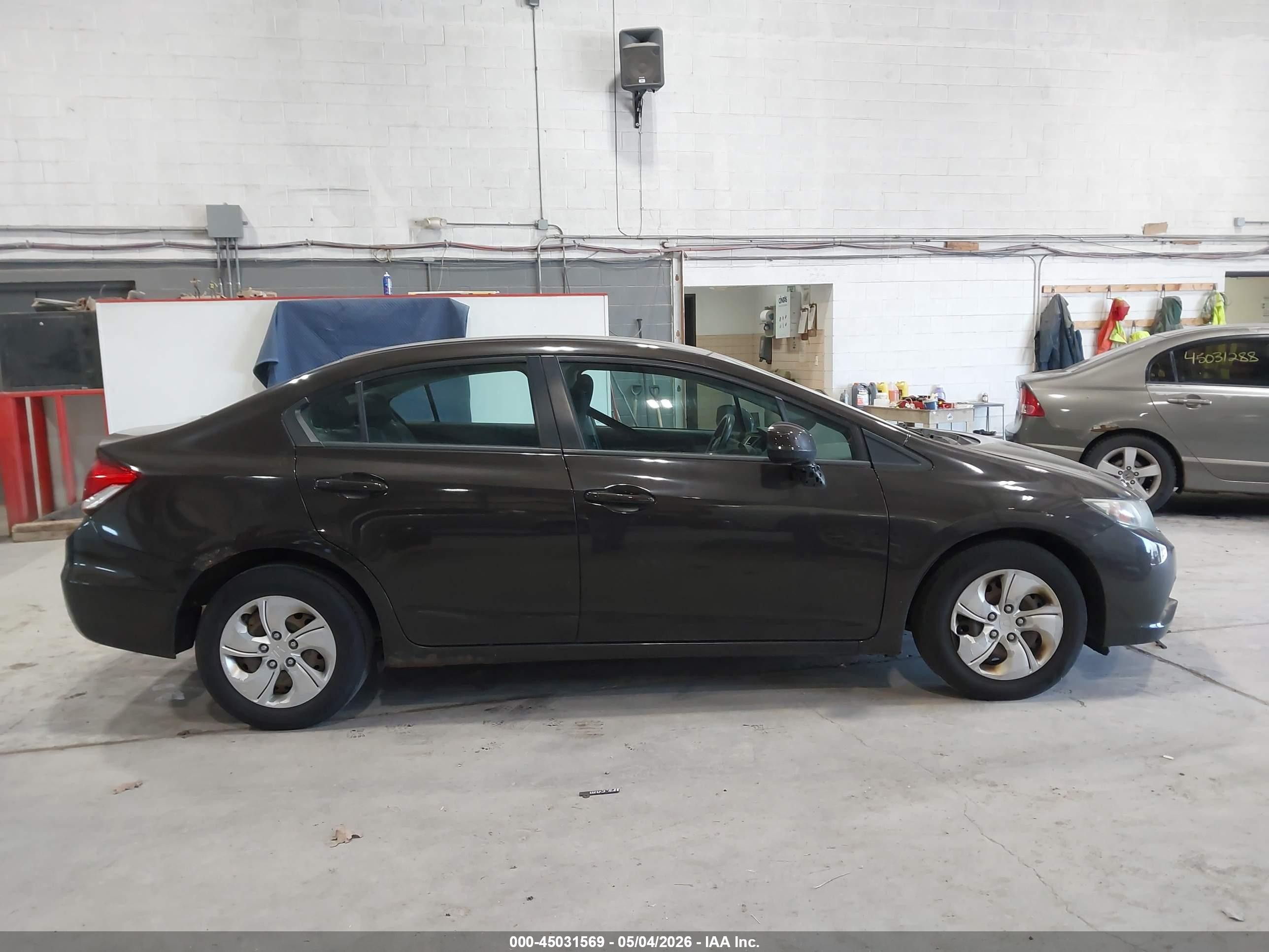 2013 Honda Civic Lx Коричневый vin: 2HGFB2F56DH560479