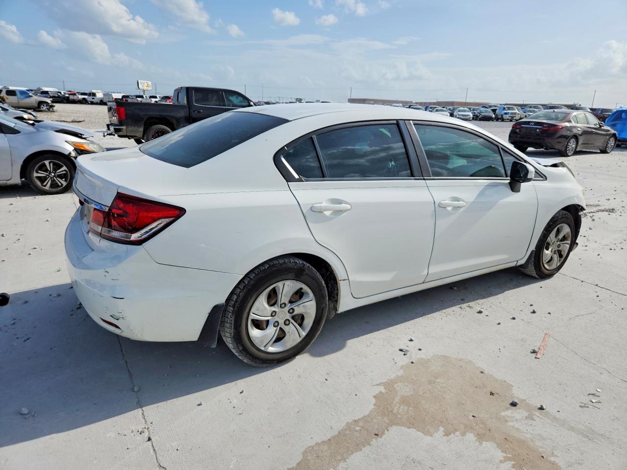 2015 Honda Civic White vin: 2HGFB2F56FH527596