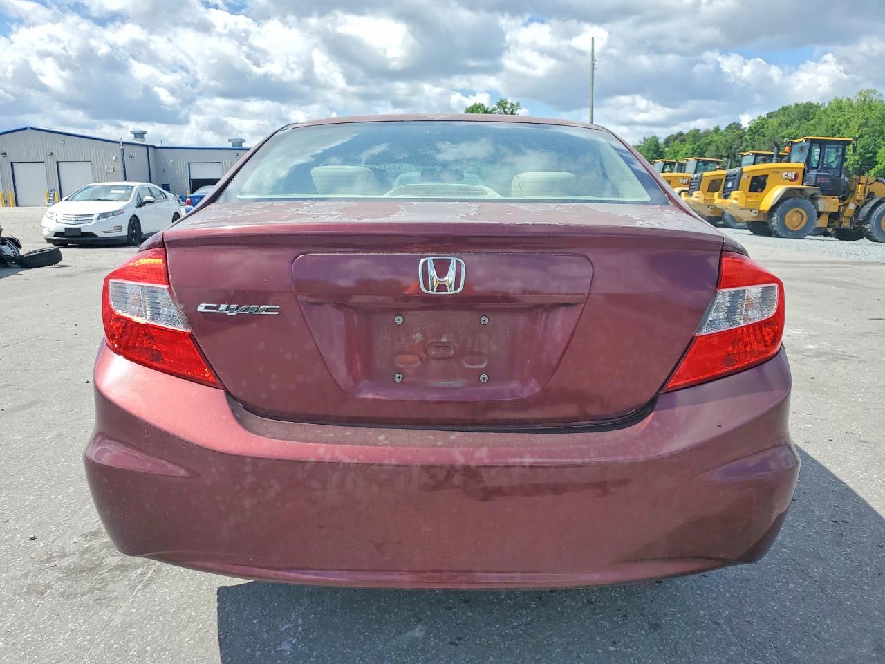 2012 Honda Civic Lx Burgundy vin: 2HGFB2F57CH558514