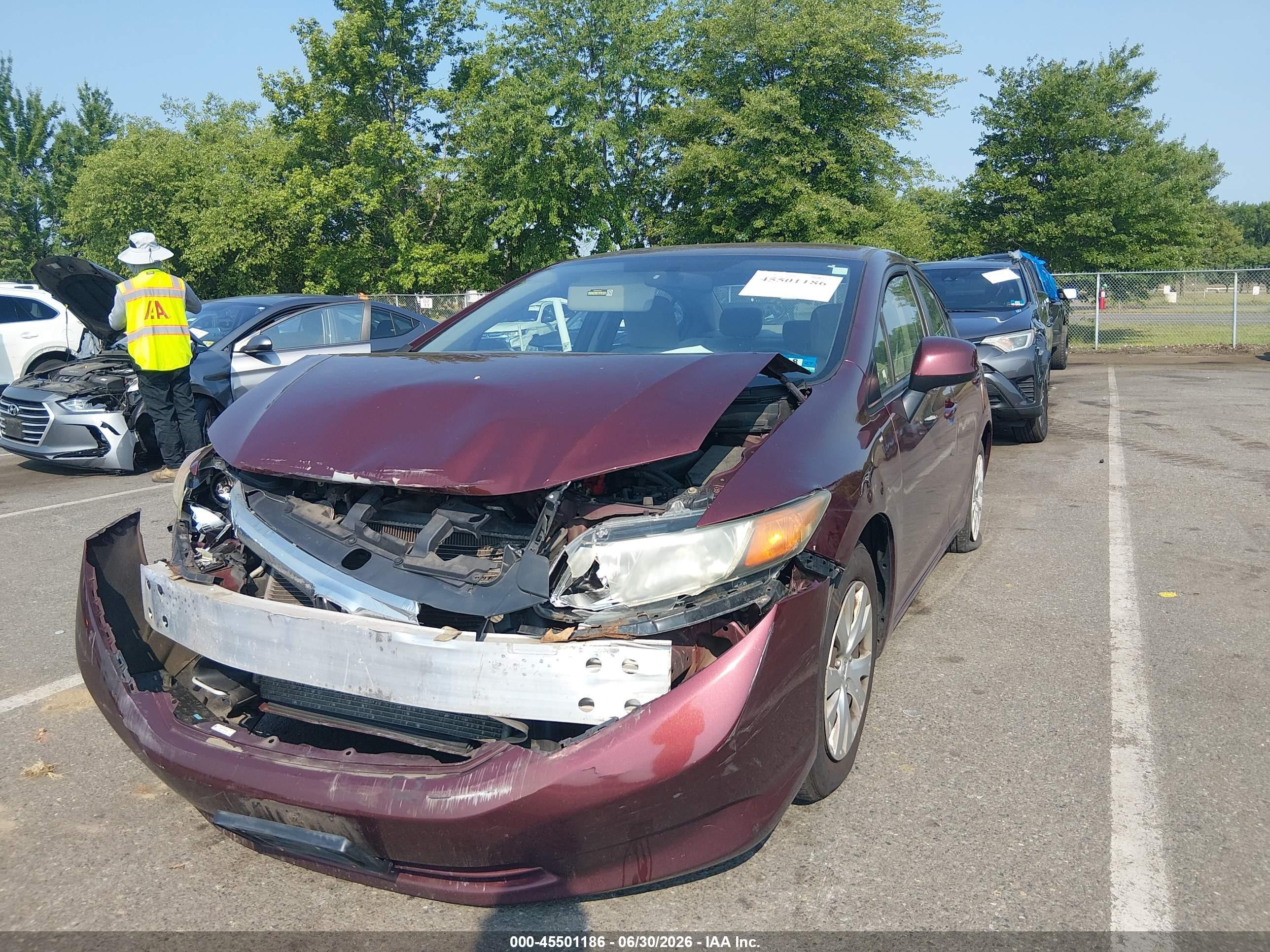 2012 Honda Civic Lx Burgundy vin: 2HGFB2F57CH590394