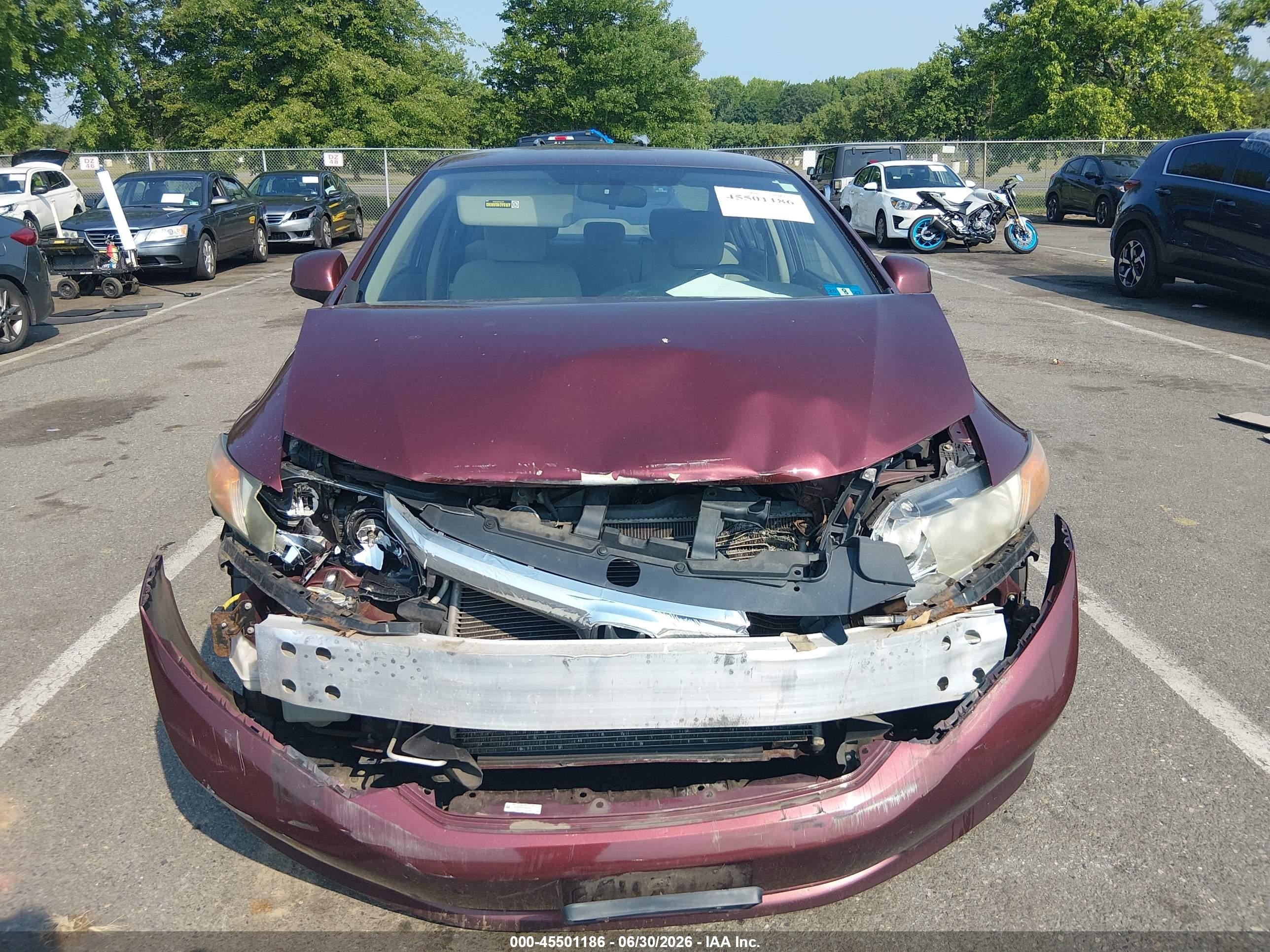 2012 Honda Civic Lx Burgundy vin: 2HGFB2F57CH590394
