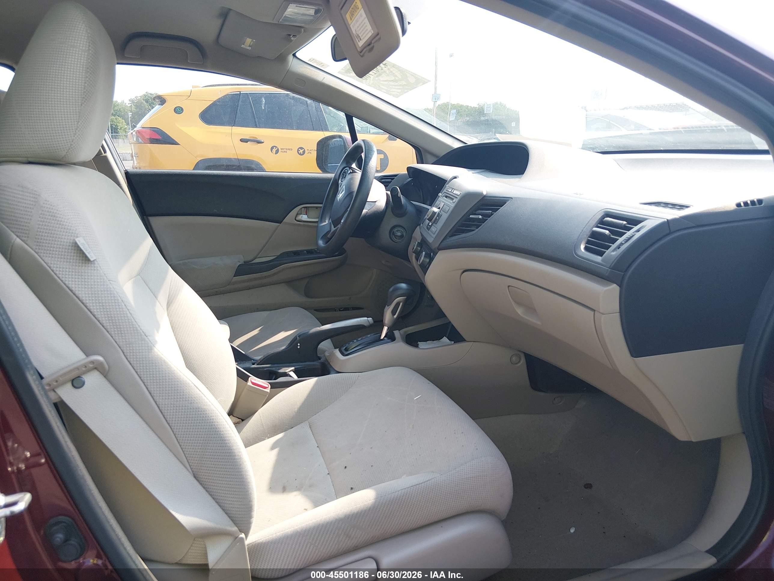 2012 Honda Civic Lx Burgundy vin: 2HGFB2F57CH590394