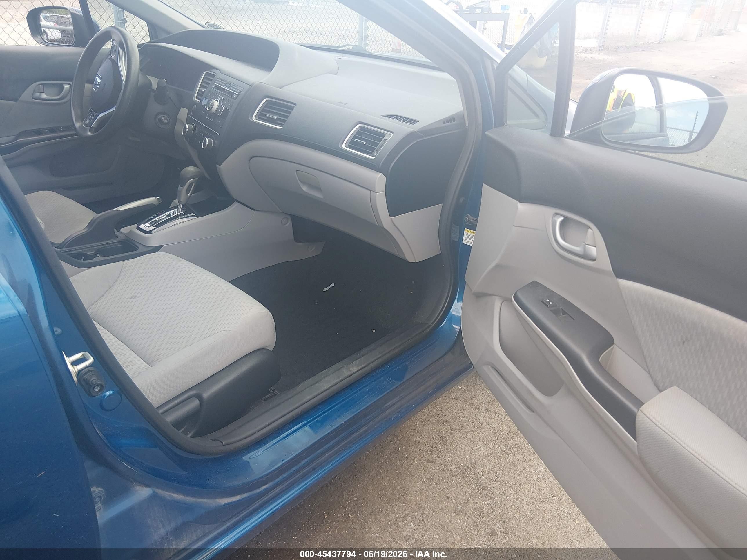 2014 Honda Civic Lx Blue vin: 2HGFB2F57EH500079