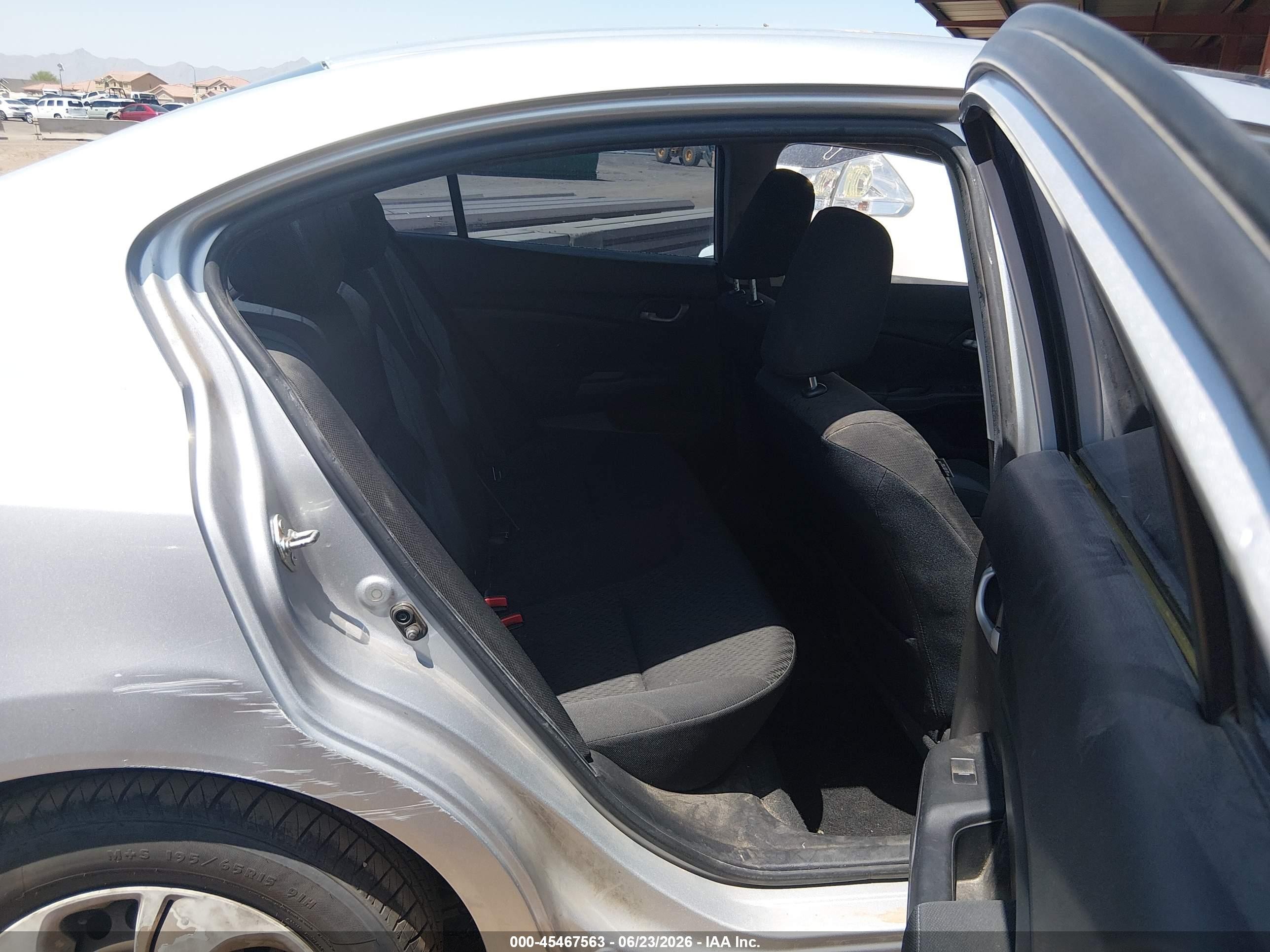 2015 Honda Civic Lx Silver vin: 2HGFB2F57FH523380