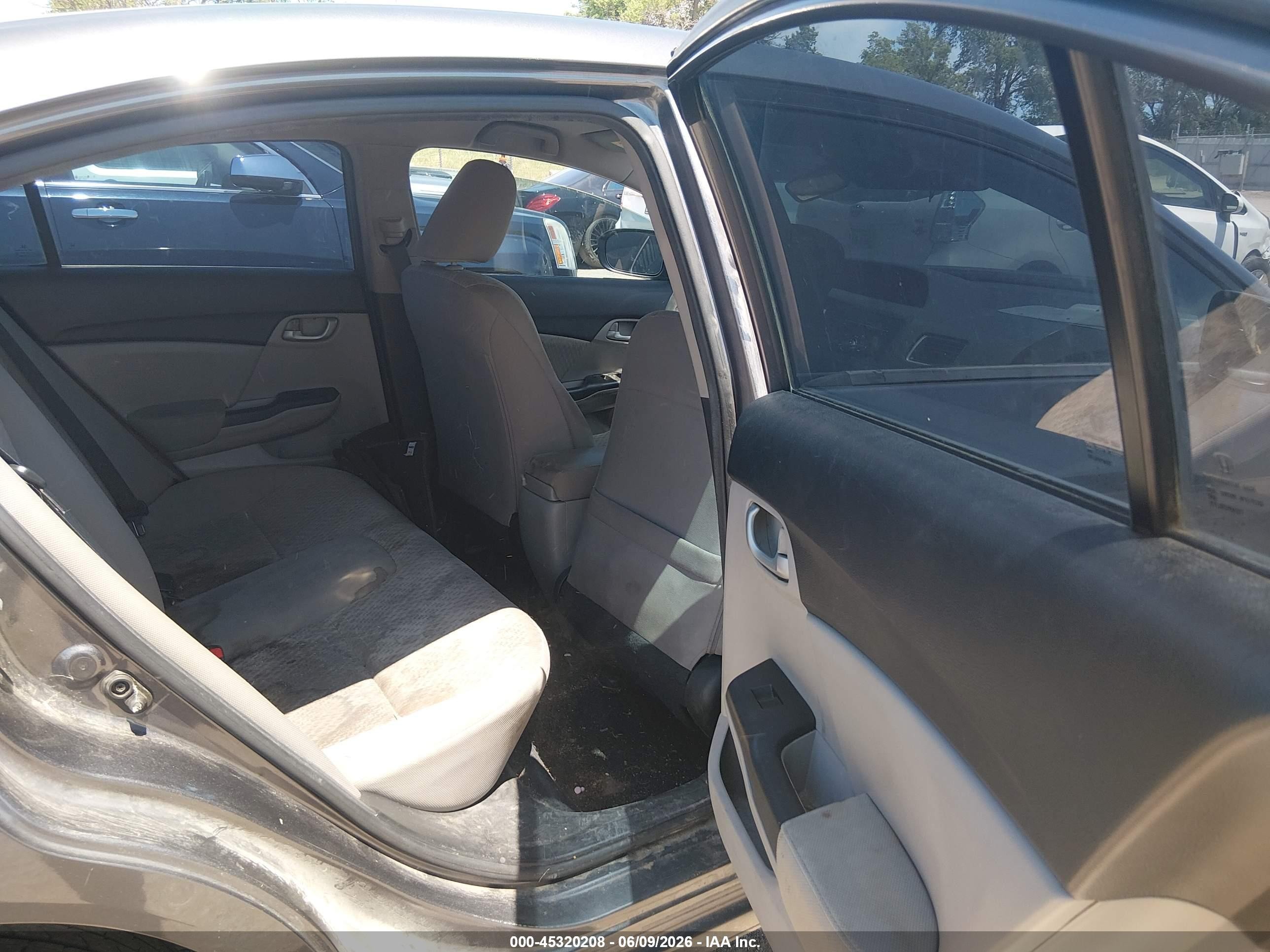 2015 Honda Civic Lx Gray vin: 2HGFB2F57FH562812