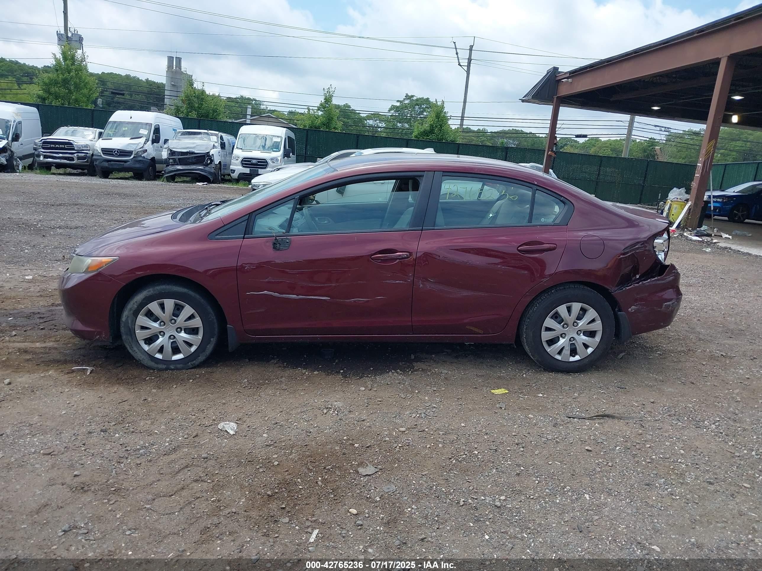 2012 Honda Civic Lx Burgundy vin: 2HGFB2F58CH501299
