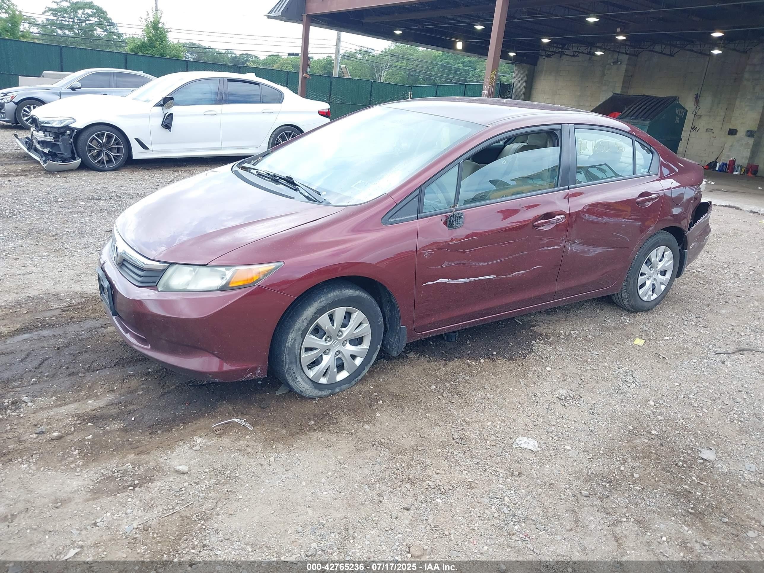 2012 Honda Civic Lx Burgundy vin: 2HGFB2F58CH501299