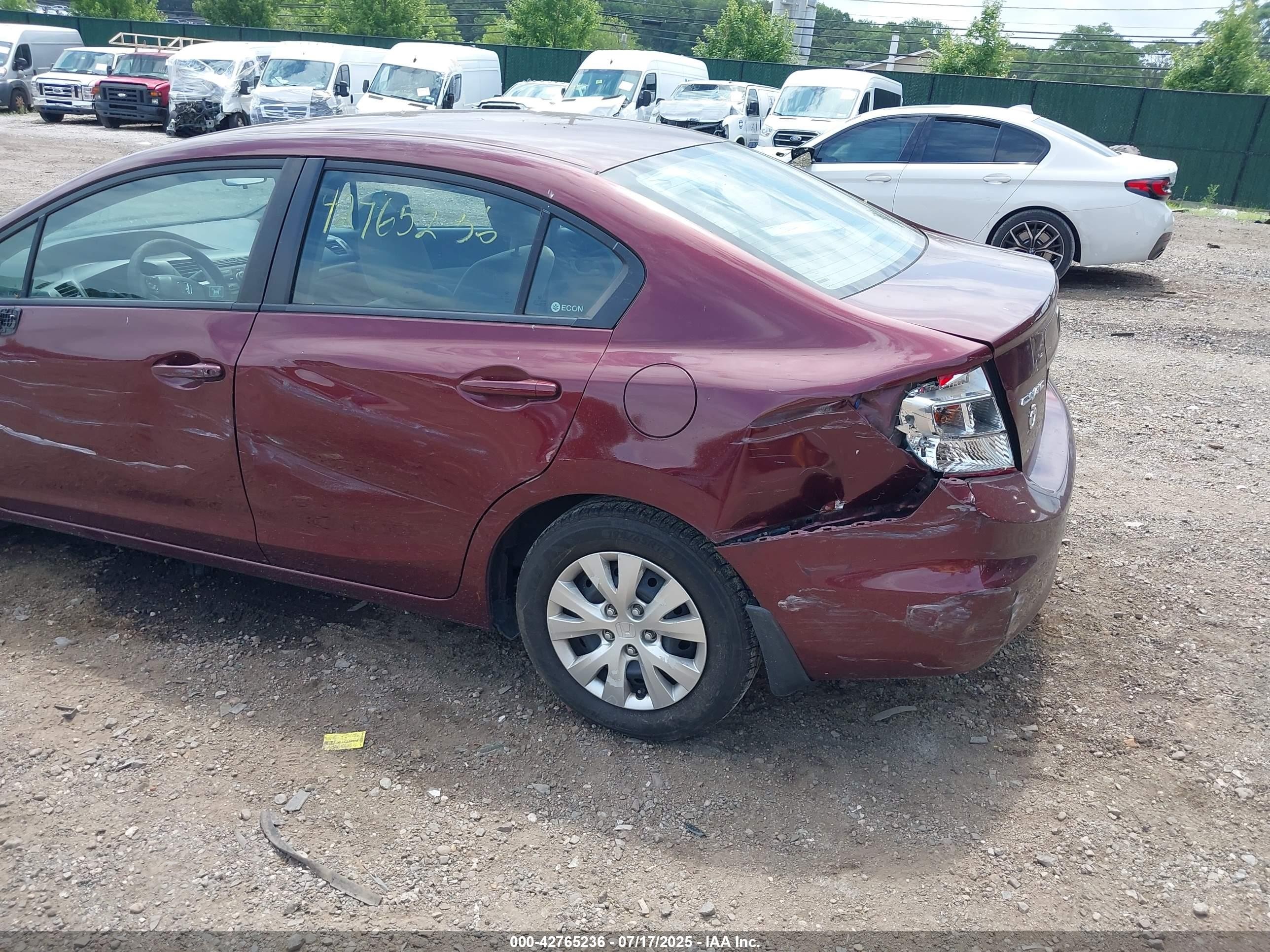 2012 Honda Civic Lx Burgundy vin: 2HGFB2F58CH501299