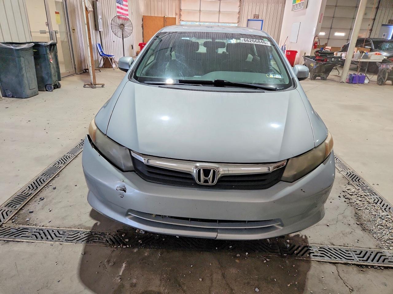 2012 Honda Civic Lx Серебряный vin: 2HGFB2F58CH504056