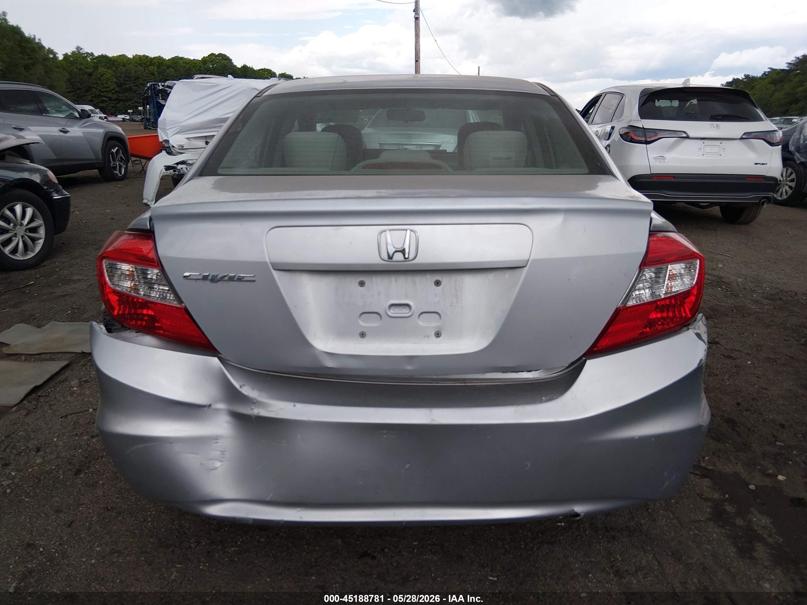 2012 Honda Civic Lx Silver vin: 2HGFB2F58CH557887