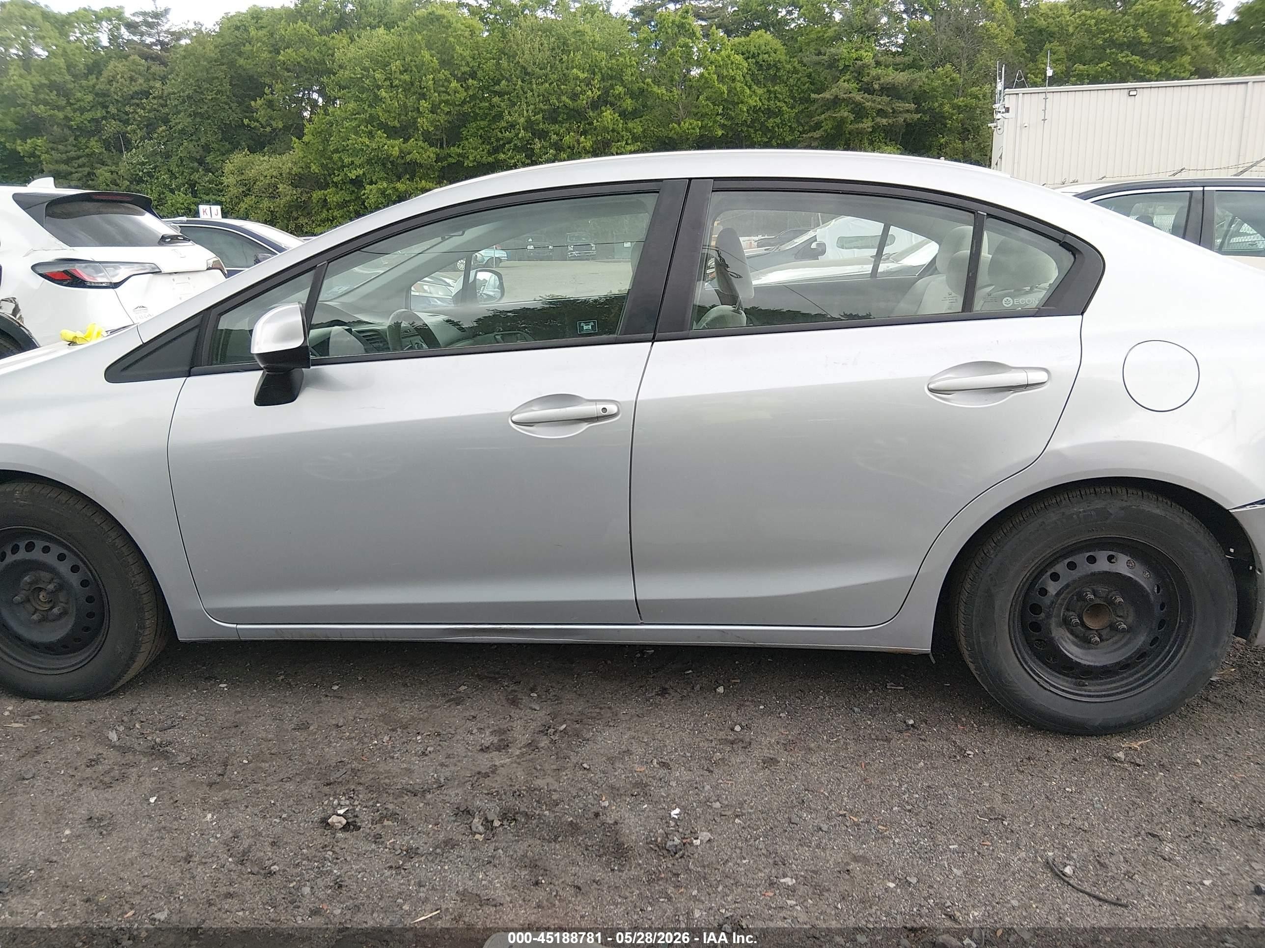 2012 Honda Civic Lx Silver vin: 2HGFB2F58CH557887