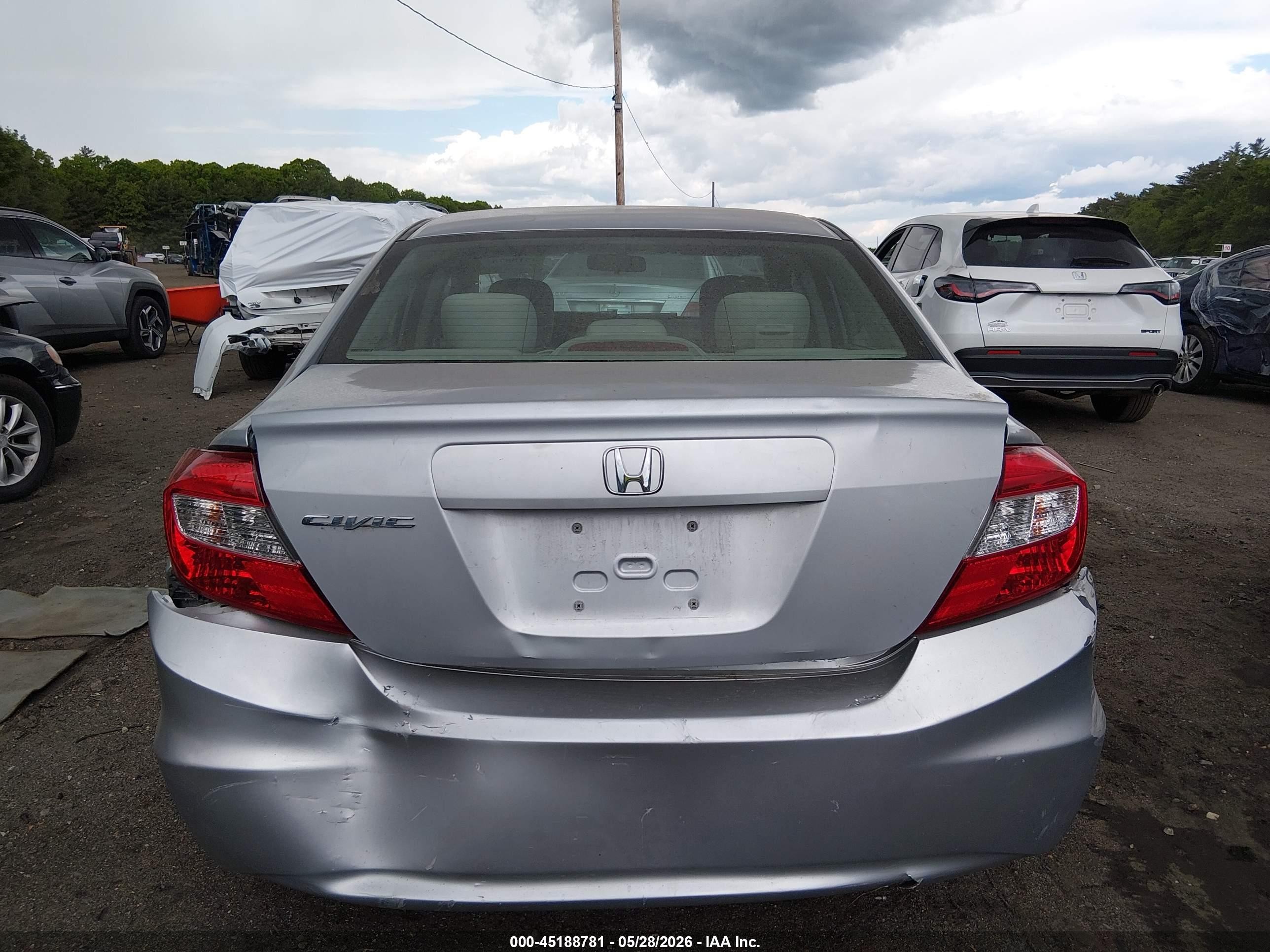 2012 Honda Civic Lx Silver vin: 2HGFB2F58CH557887