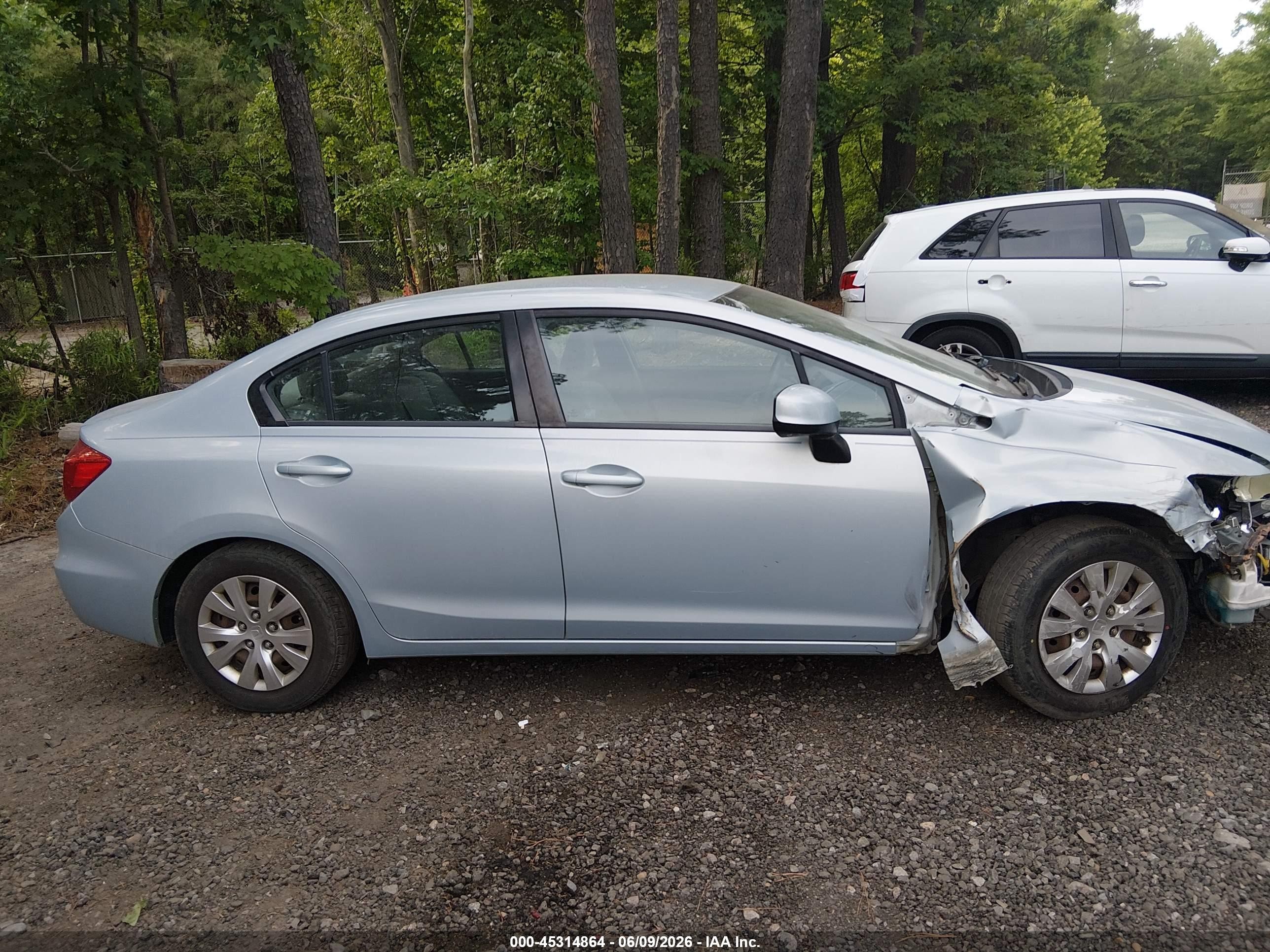 2012 Honda Civic Lx Light Blue vin: 2HGFB2F58CH562538
