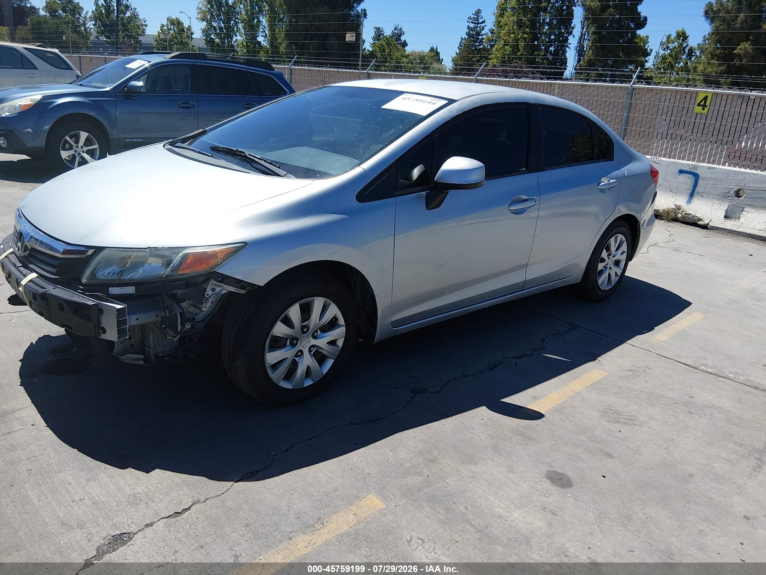 2012 Honda Civic Lx Серебряный vin: 2HGFB2F58CH563608