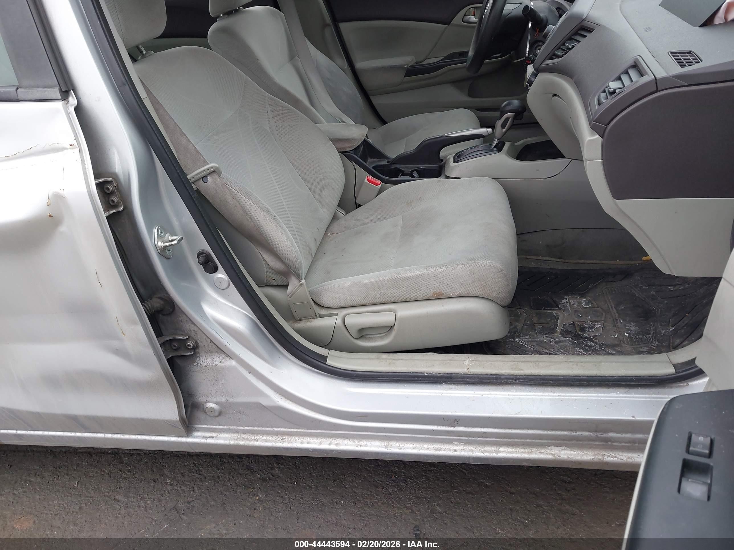 2012 Honda Civic Lx Silver vin: 2HGFB2F58CH592302