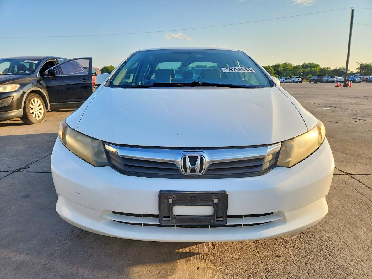 2012 Honda Civic White vin: 2HGFB2F58CH596012