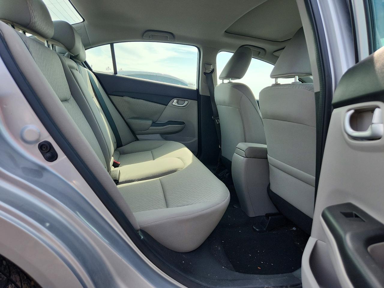 2015 Honda Civic Lx Серебряный vin: 2HGFB2F58FH023891