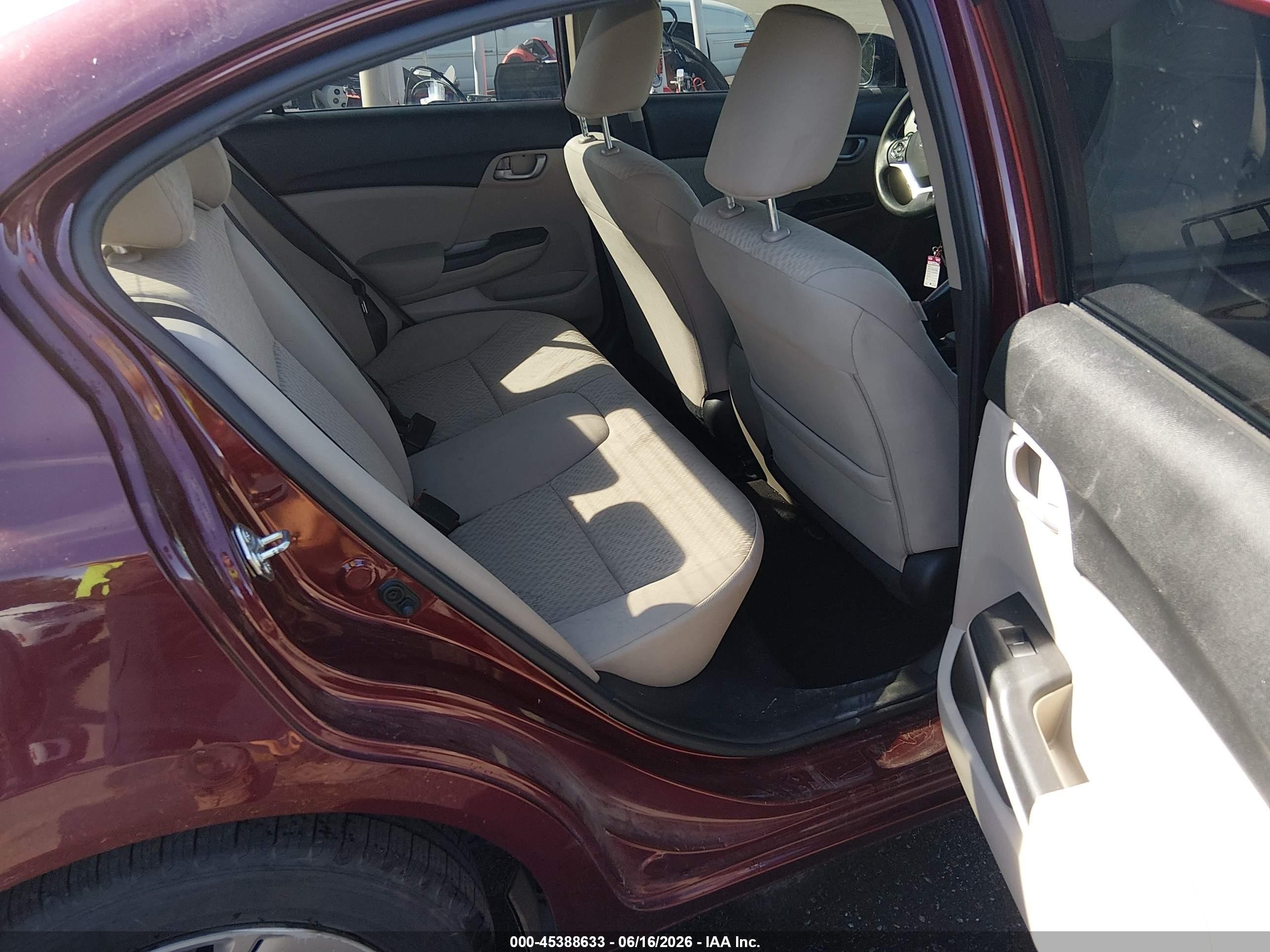 2015 Honda Civic Lx Burgundy vin: 2HGFB2F58FH531553
