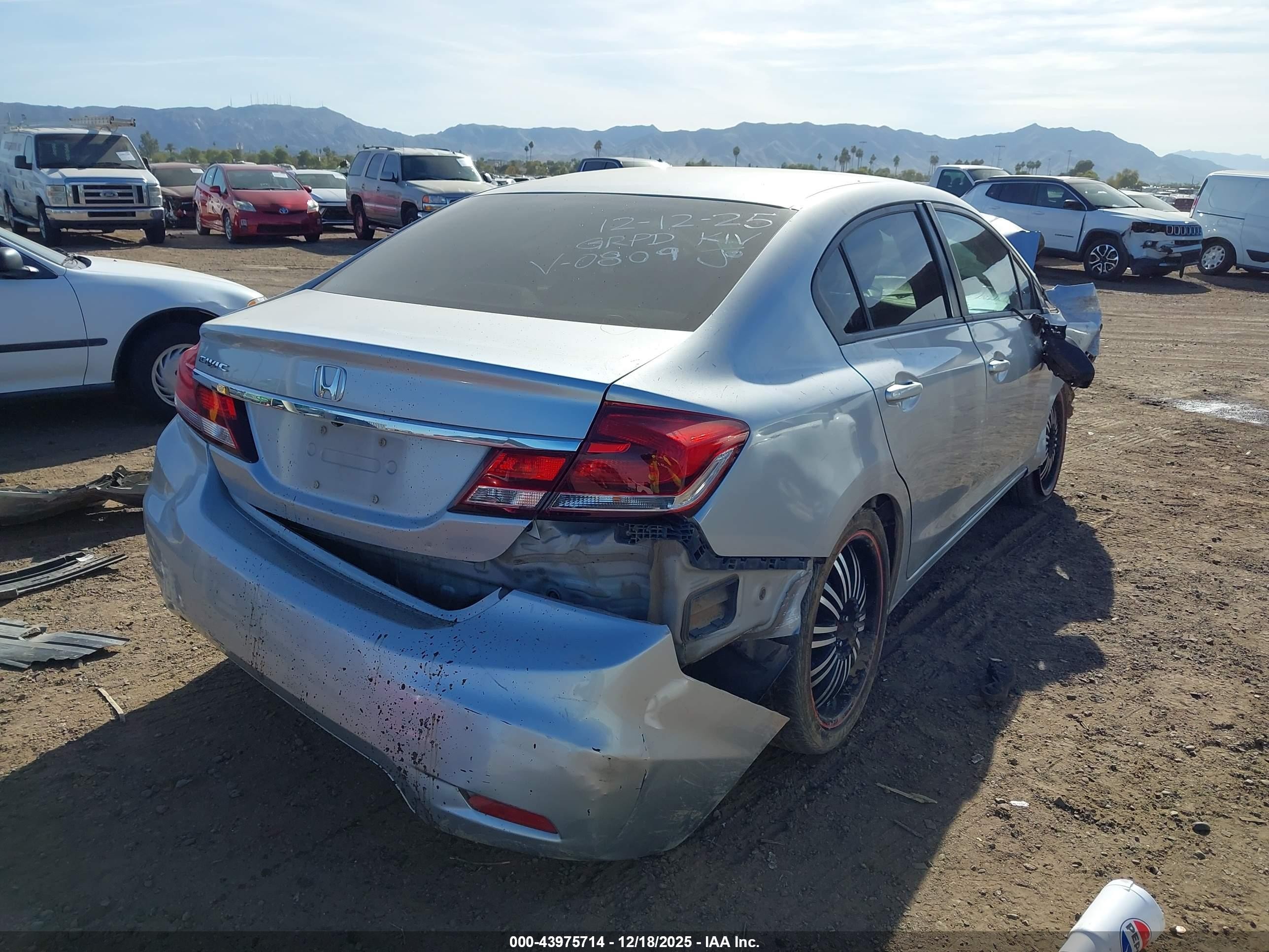 2015 Honda Civic Lx Серебряный vin: 2HGFB2F58FH560809