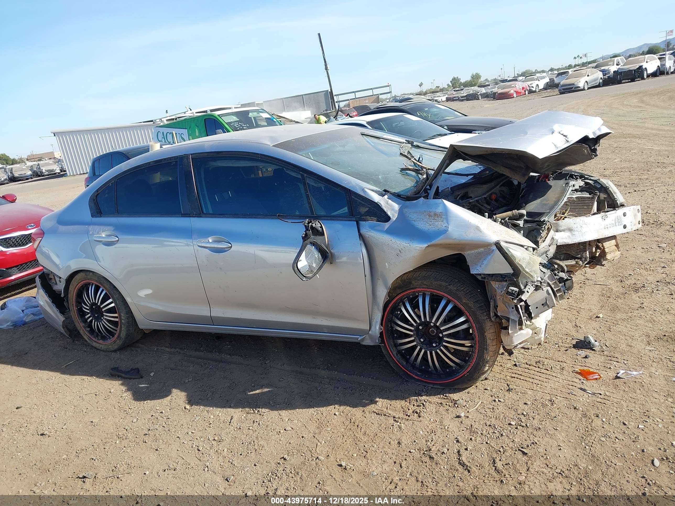 2015 Honda Civic Lx Серебряный vin: 2HGFB2F58FH560809