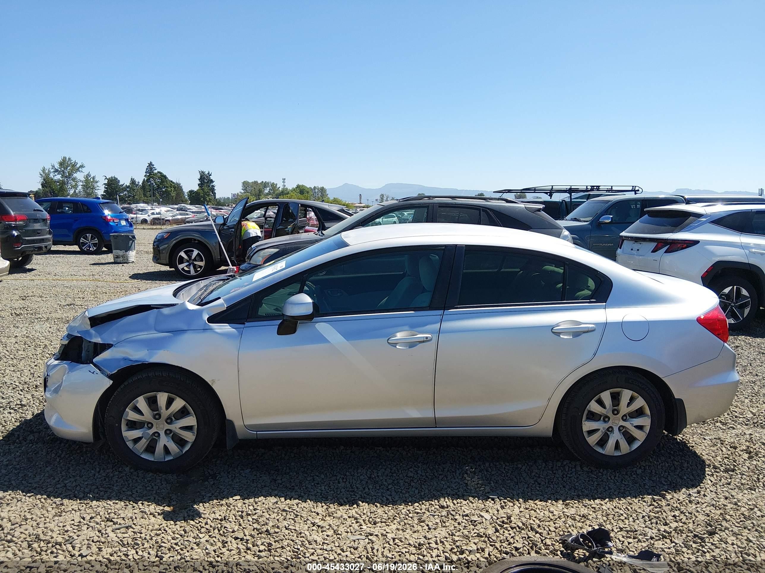 2012 Honda Civic Lx Silver vin: 2HGFB2F59CH320616