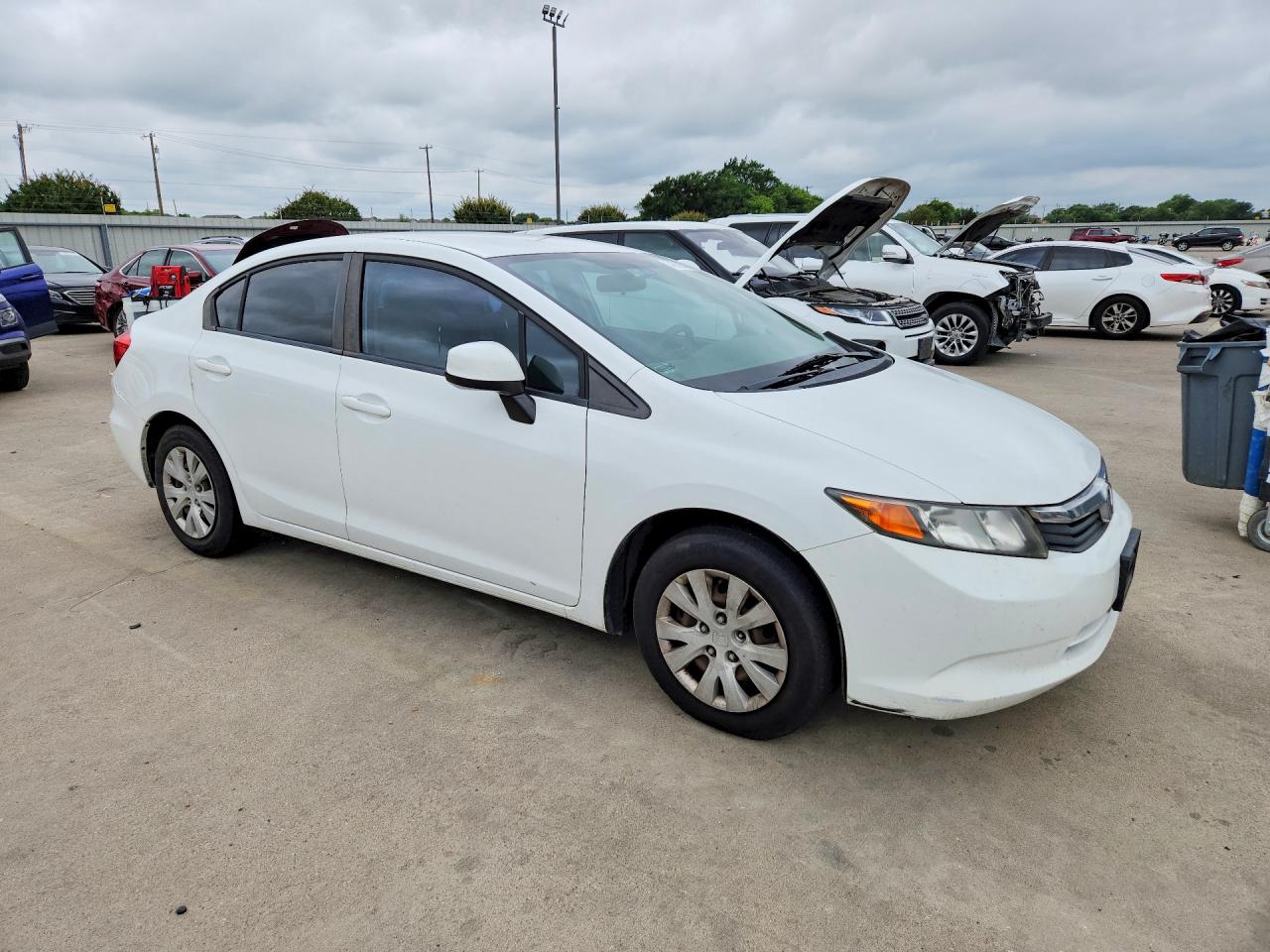 2012 Honda Civic White vin: 2HGFB2F5XCH305817