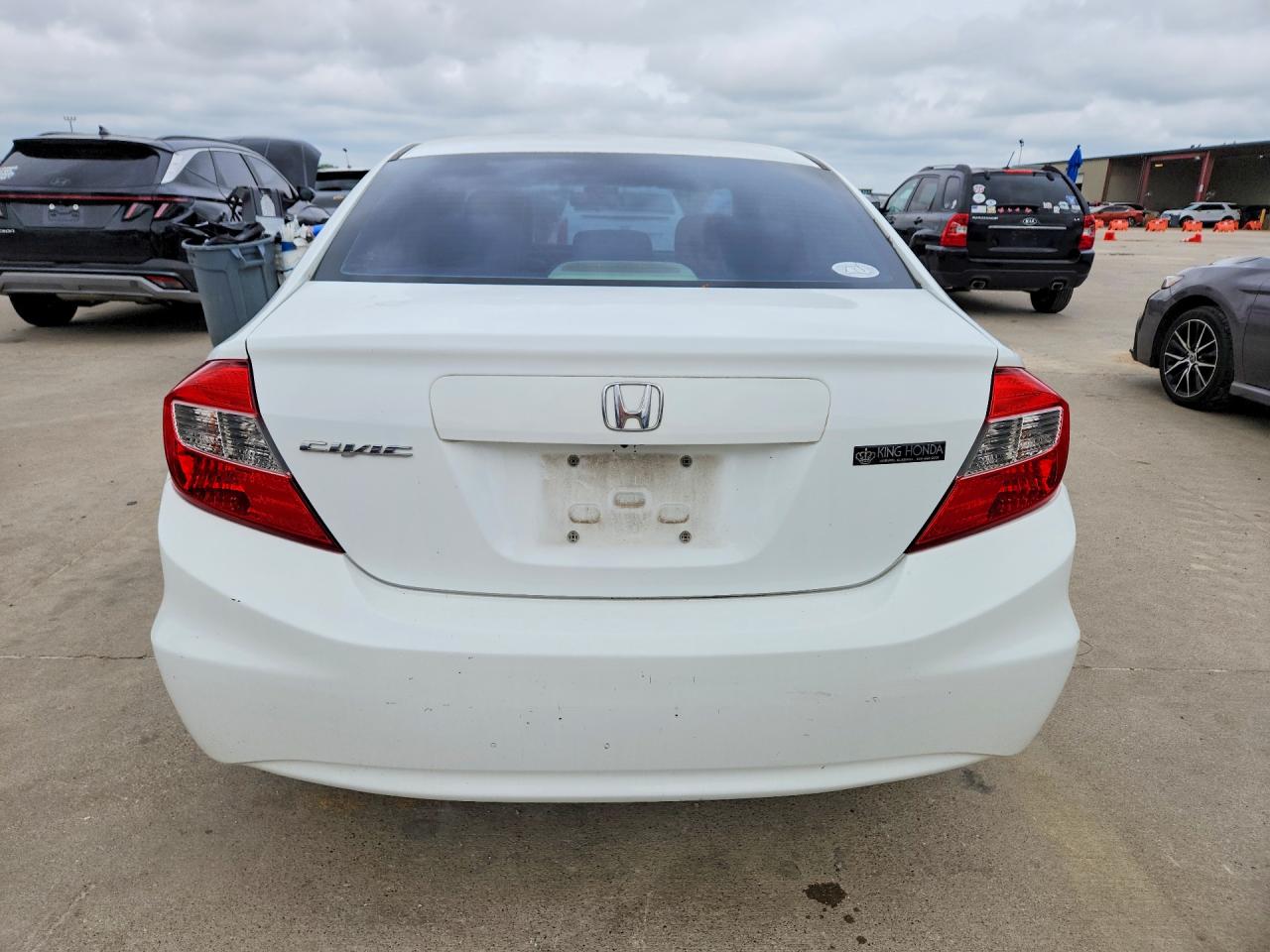 2012 Honda Civic White vin: 2HGFB2F5XCH305817