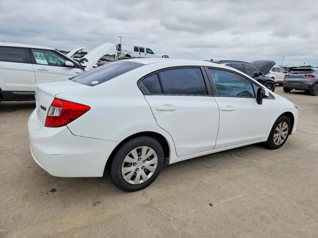 2012 Honda Civic White vin: 2HGFB2F5XCH305817