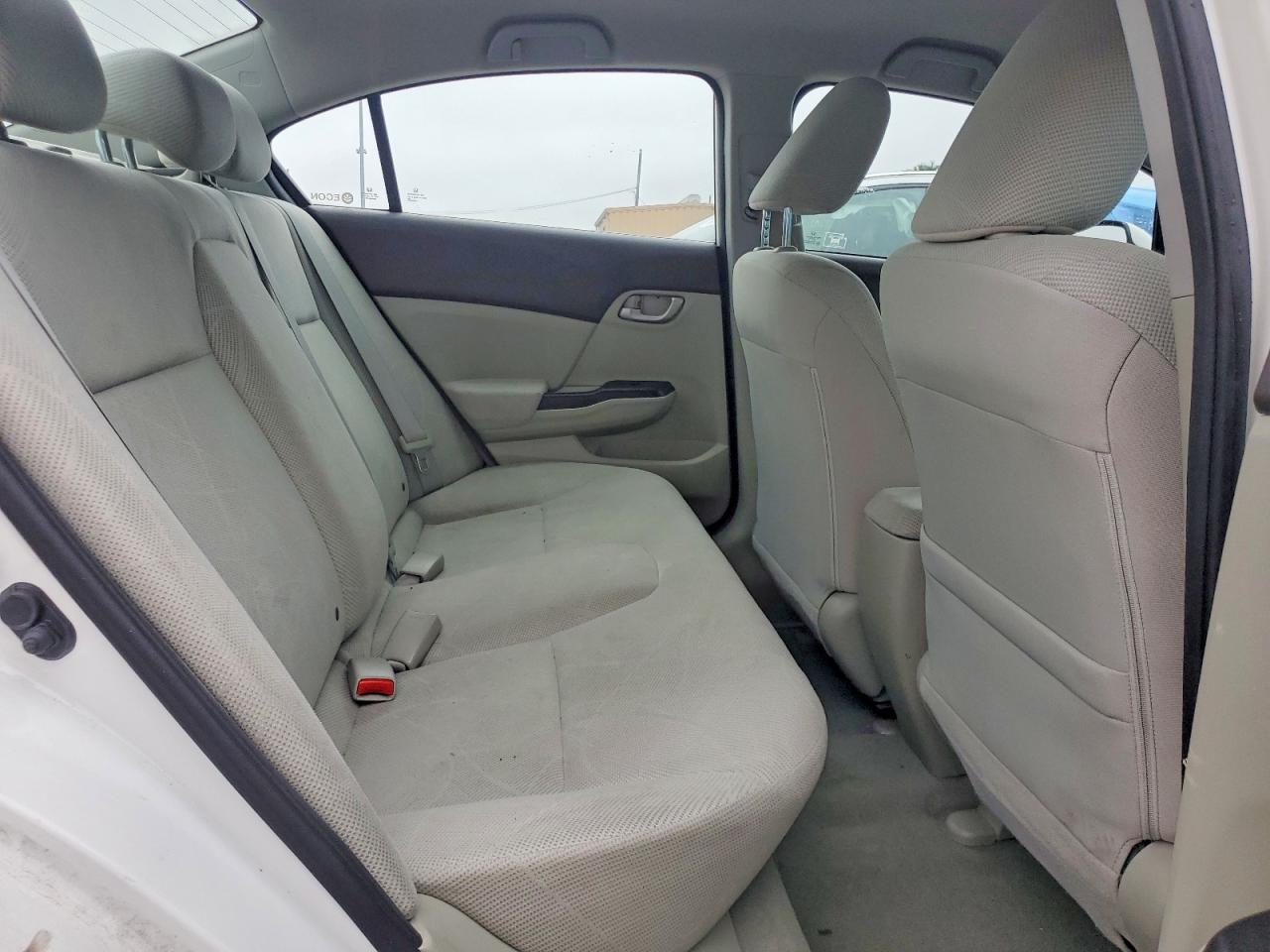 2012 Honda Civic Hf White vin: 2HGFB2F62CH550314