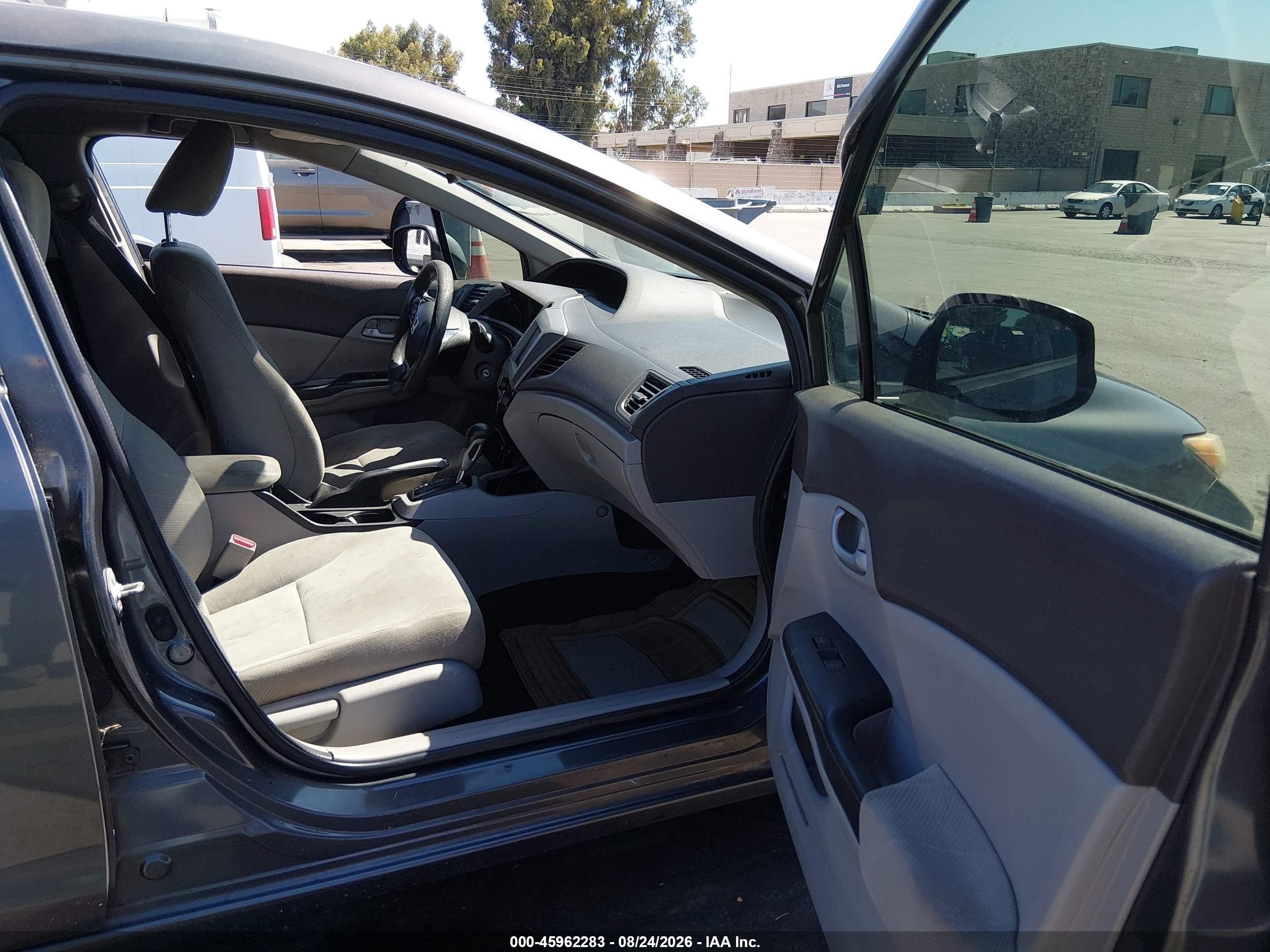 2012 Honda Civic Hf Gray vin: 2HGFB2F68CH553895