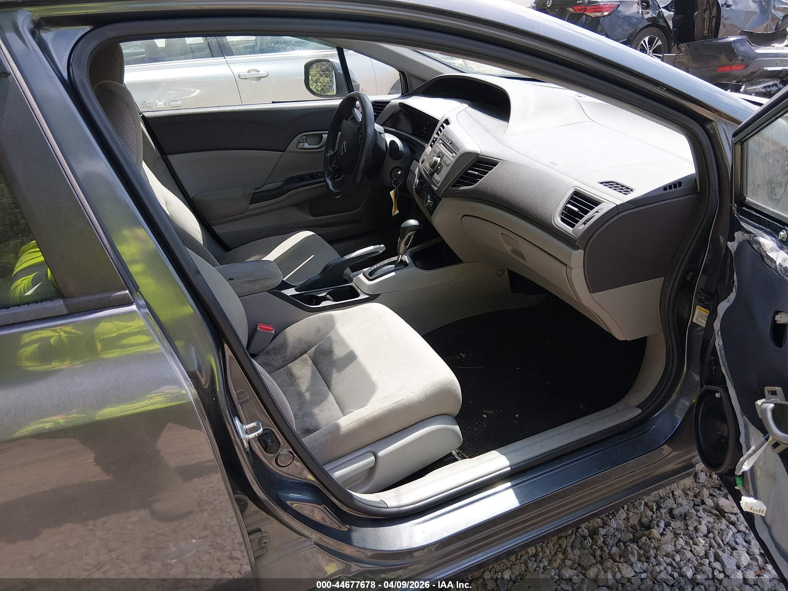 2012 Honda Civic Hf Gray vin: 2HGFB2F69CH555770