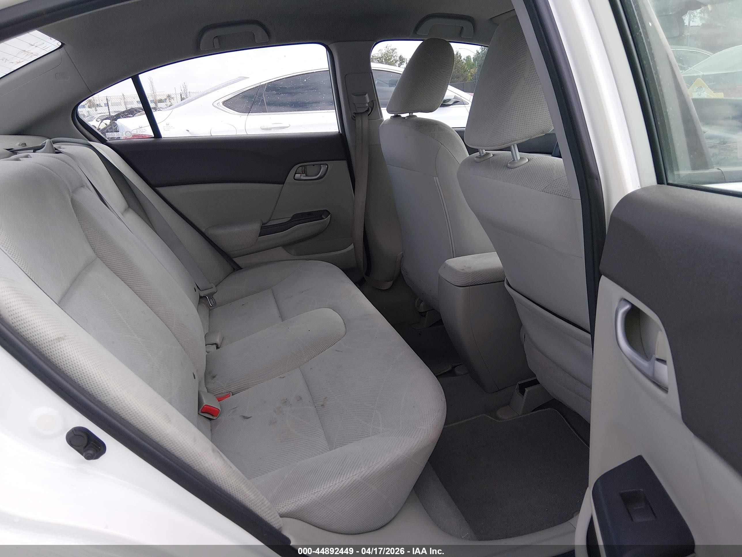 2012 Honda Civic Hf White vin: 2HGFB2F6XCH545328