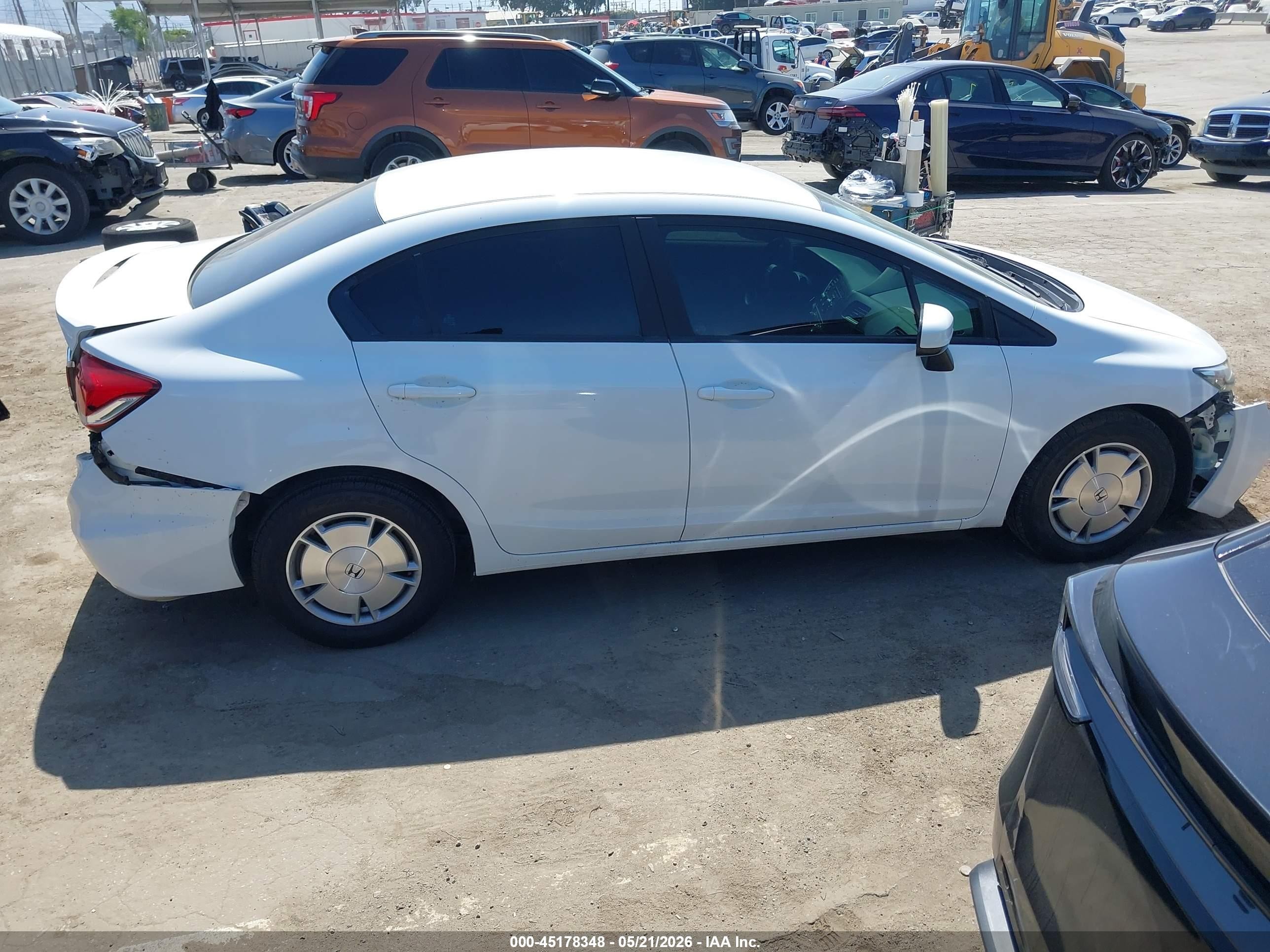 2014 Honda Civic Hf White vin: 2HGFB2F6XEH526071