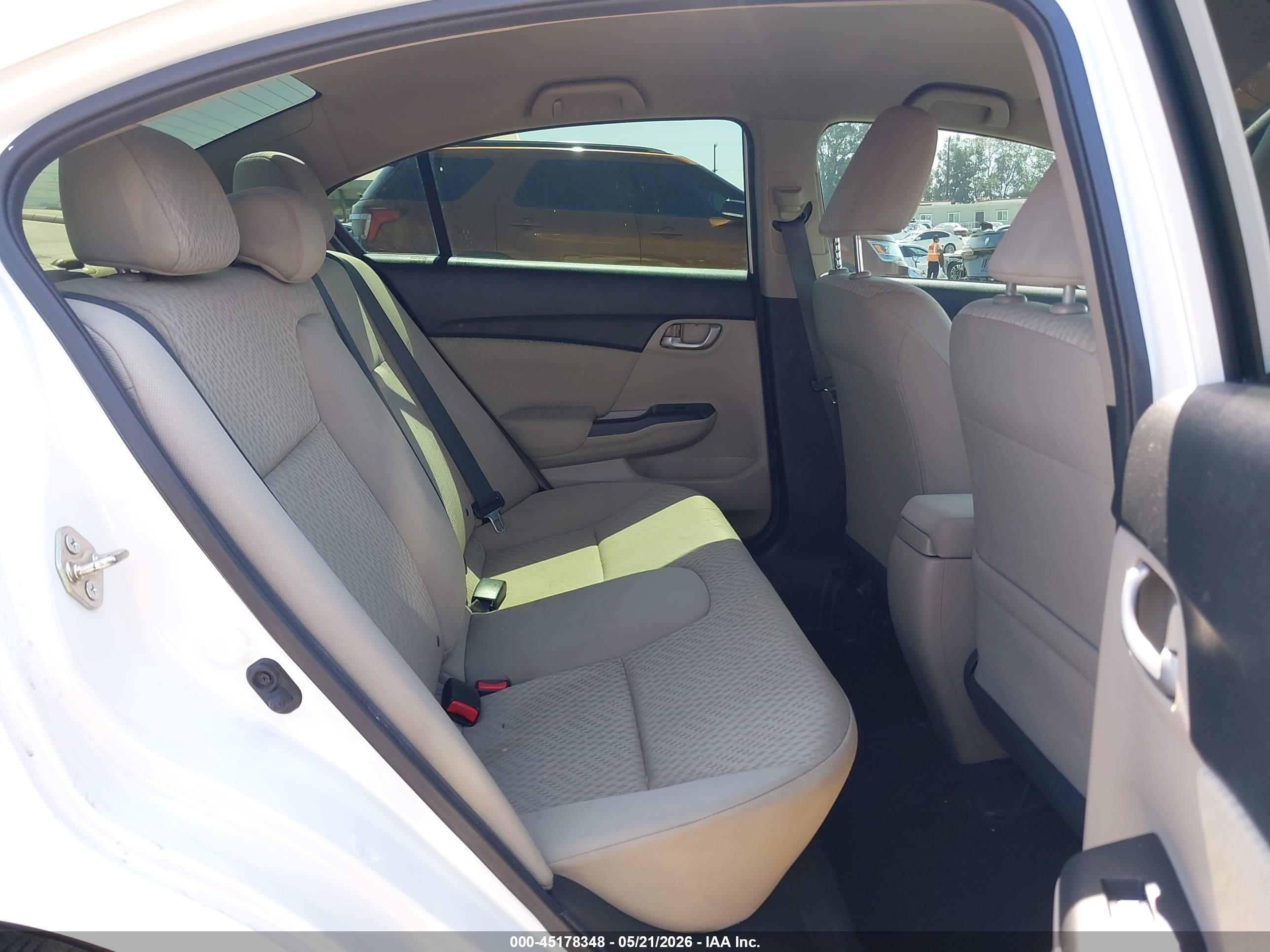 2014 Honda Civic Hf White vin: 2HGFB2F6XEH526071